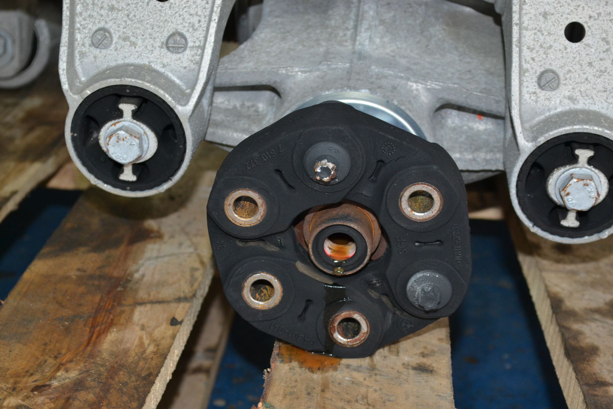 https://ycs.partsauto.market/partsauto-images/thmbs/userImages/b7628e092085f1f91467af1afb6e7630/part/b5d3849e-616f-4edd-b028-a218a8e8037f_1779439855282.jpg
