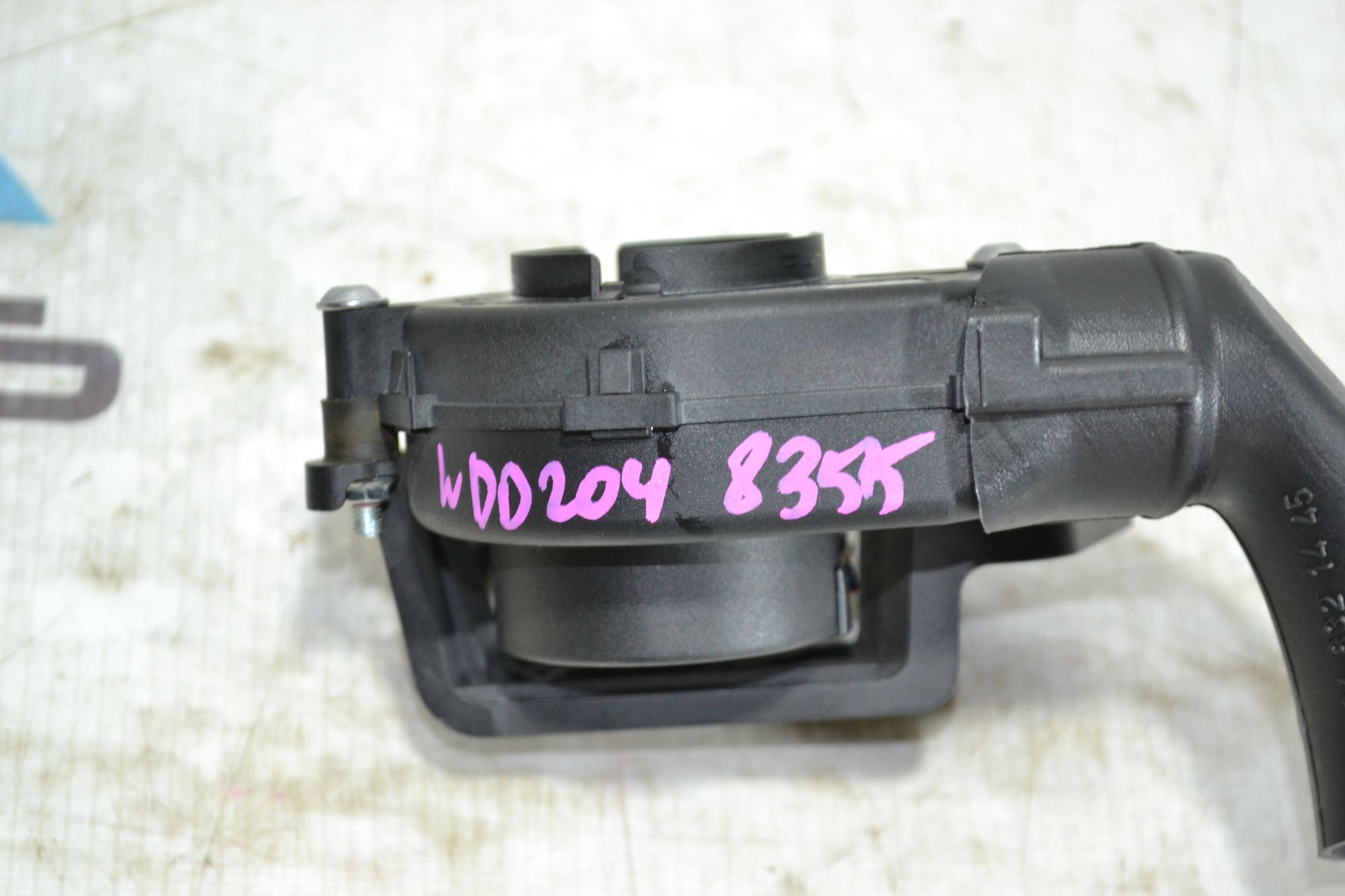 https://ycs.partsauto.market/partsauto-images/thmbs/userImages/b7628e092085f1f91467af1afb6e7630/part/b6186fcf-303d-4e08-aa79-cc6264b4913c_1785492824415.jpg