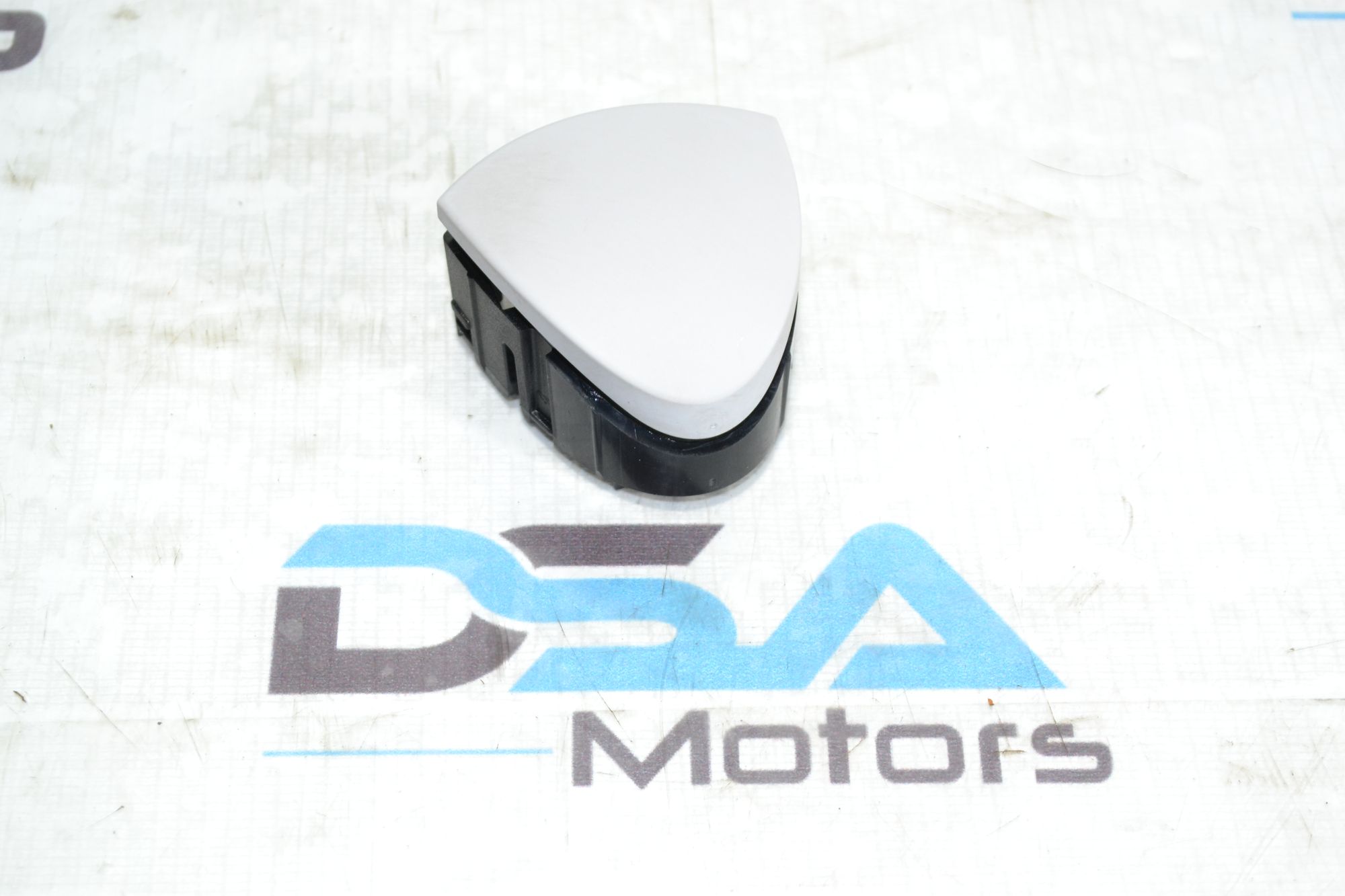 https://ycs.partsauto.market/partsauto-images/thmbs/userImages/b7628e092085f1f91467af1afb6e7630/part/b6209360-3fb2-4bf5-b54b-a06190da7401_1780665835764.jpg