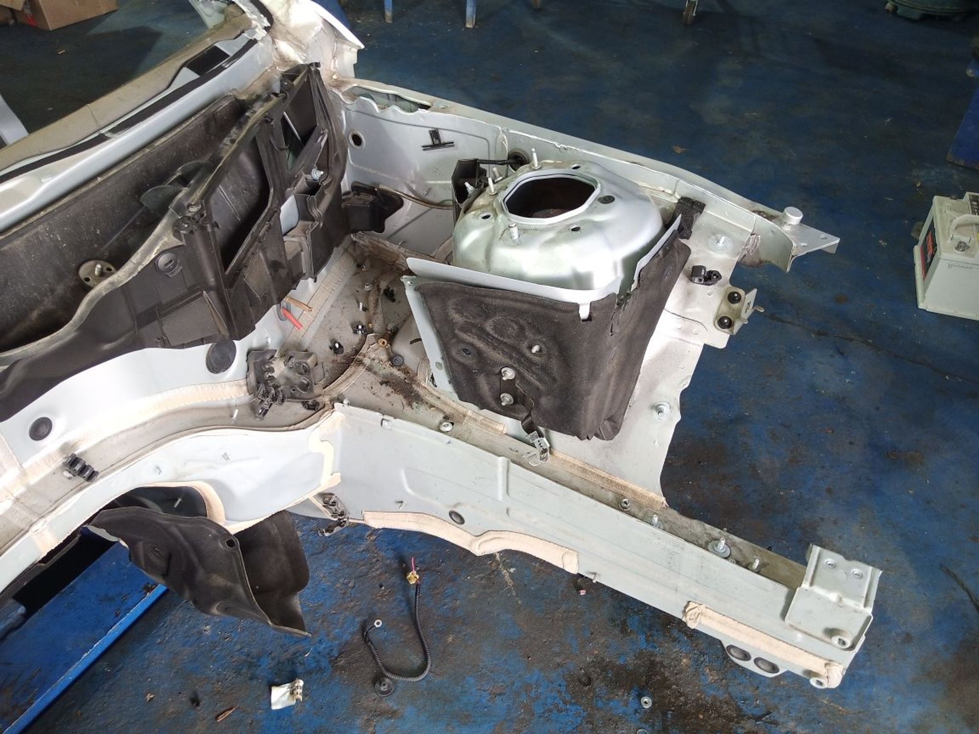 https://ycs.partsauto.market/partsauto-images/thmbs/userImages/b7628e092085f1f91467af1afb6e7630/part/b6995be7-aff5-4edb-bc28-55140ef5ac63_1749732748387.jpg