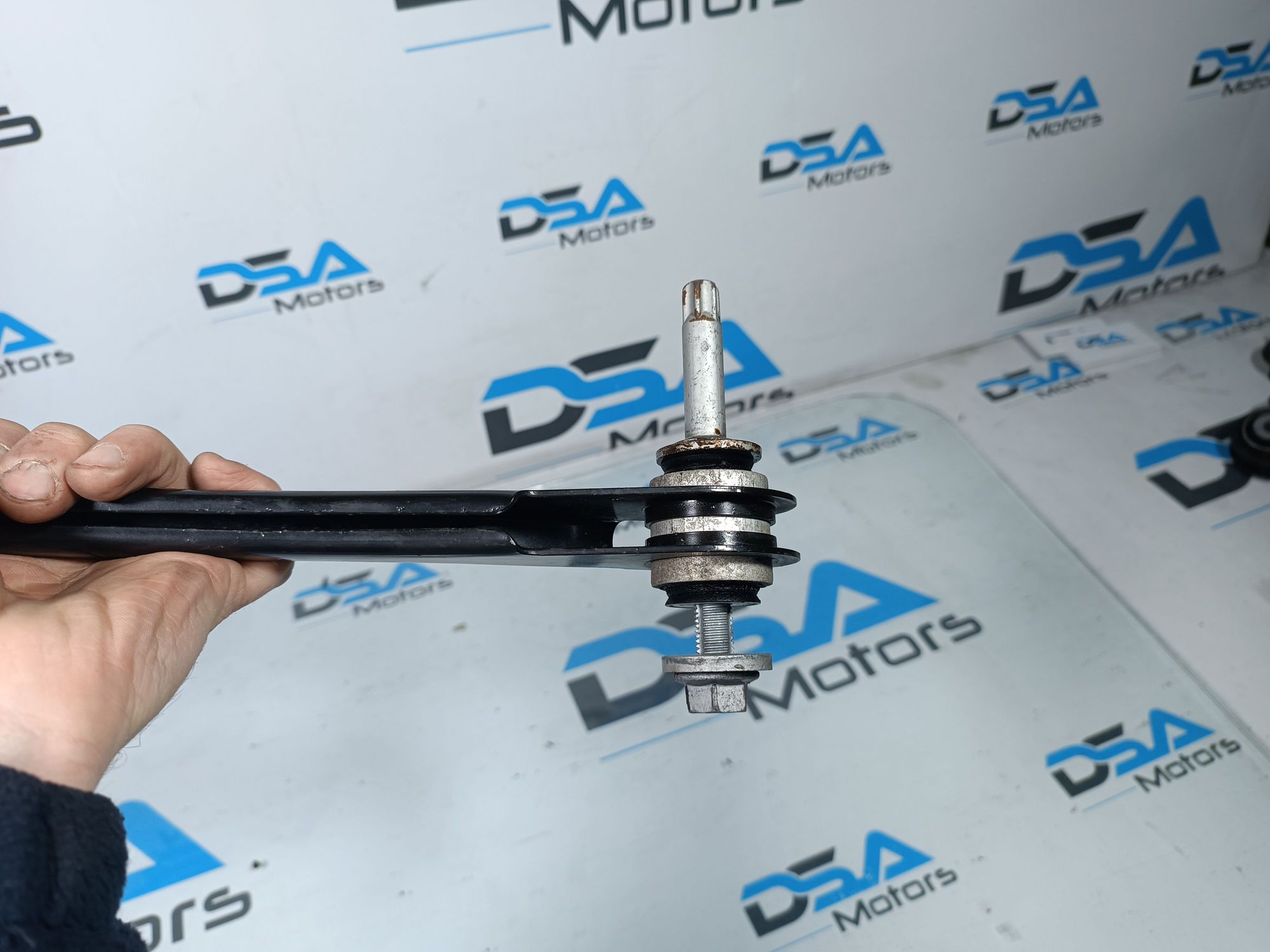 https://ycs.partsauto.market/partsauto-images/thmbs/userImages/b7628e092085f1f91467af1afb6e7630/part/b7a0b626-e2c7-474d-b835-4bf7b73f552a_1704301857805.jpg