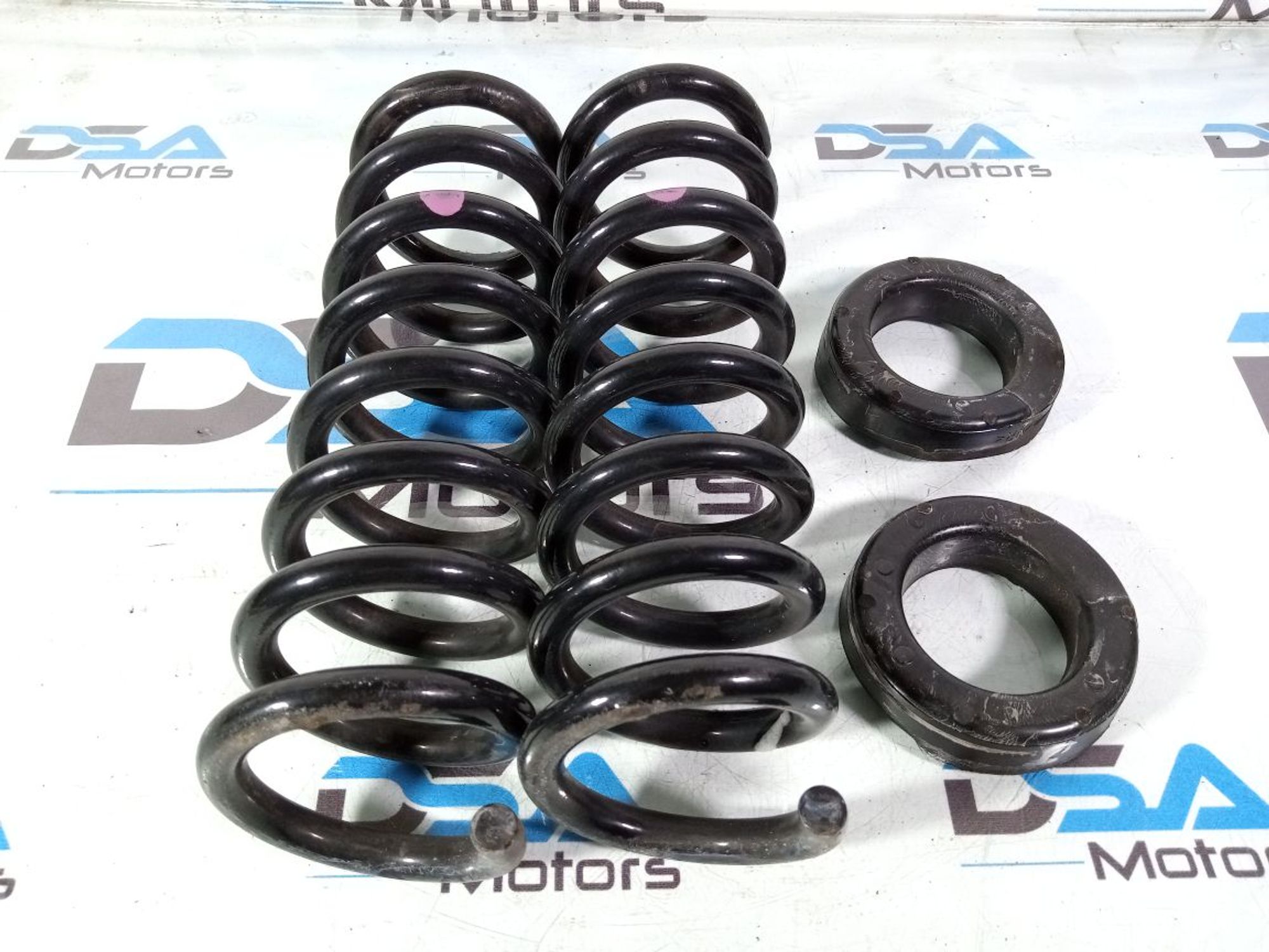 https://ycs.partsauto.market/partsauto-images/thmbs/userImages/b7628e092085f1f91467af1afb6e7630/part/b84bc10c-542d-4f0b-bad7-93150181170a_1737357093331.jpg