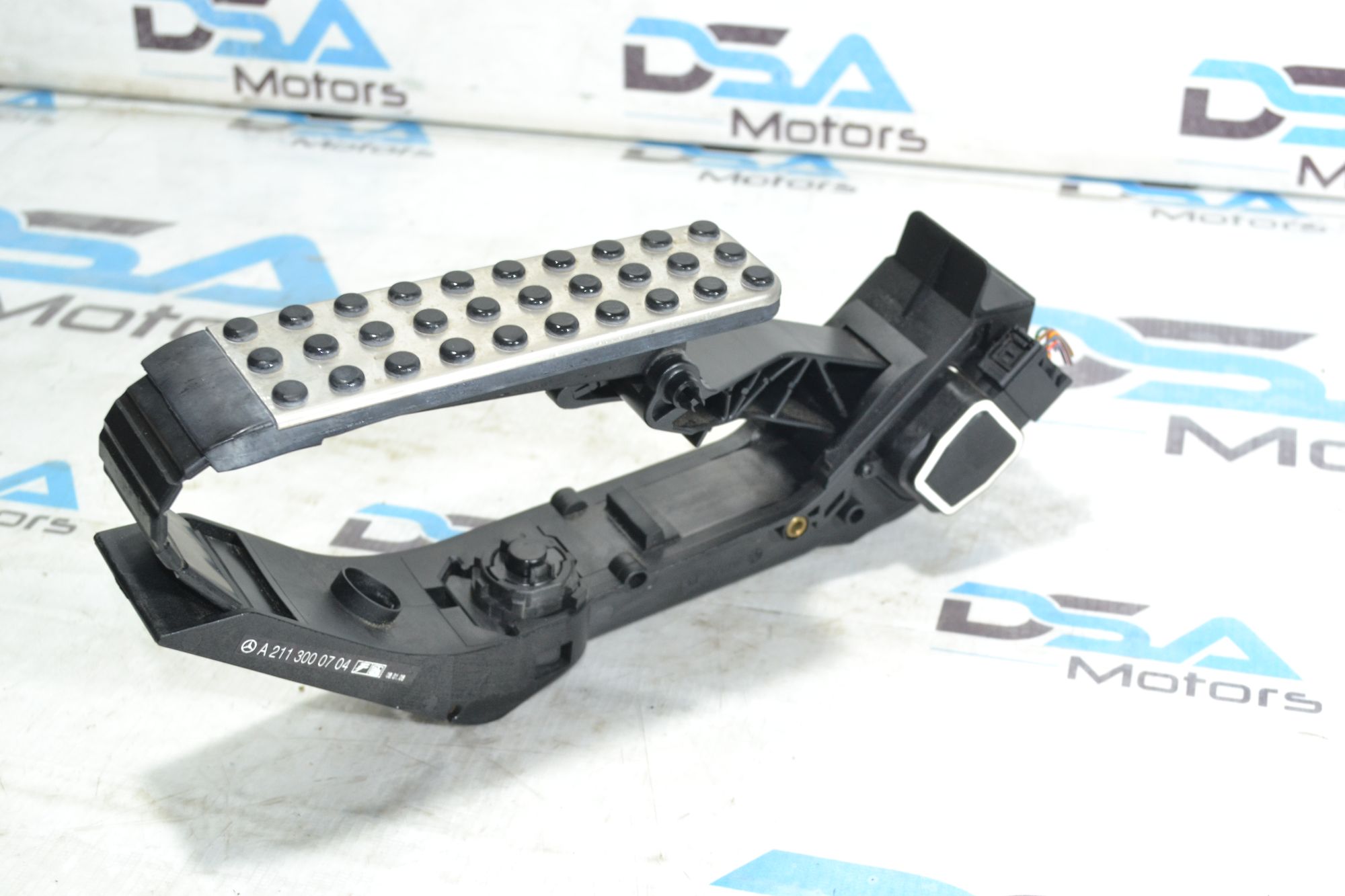 https://ycs.partsauto.market/partsauto-images/thmbs/userImages/b7628e092085f1f91467af1afb6e7630/part/b890439b-0985-4f9e-b5c4-06b13e8c1a4e_1780492301138.jpg