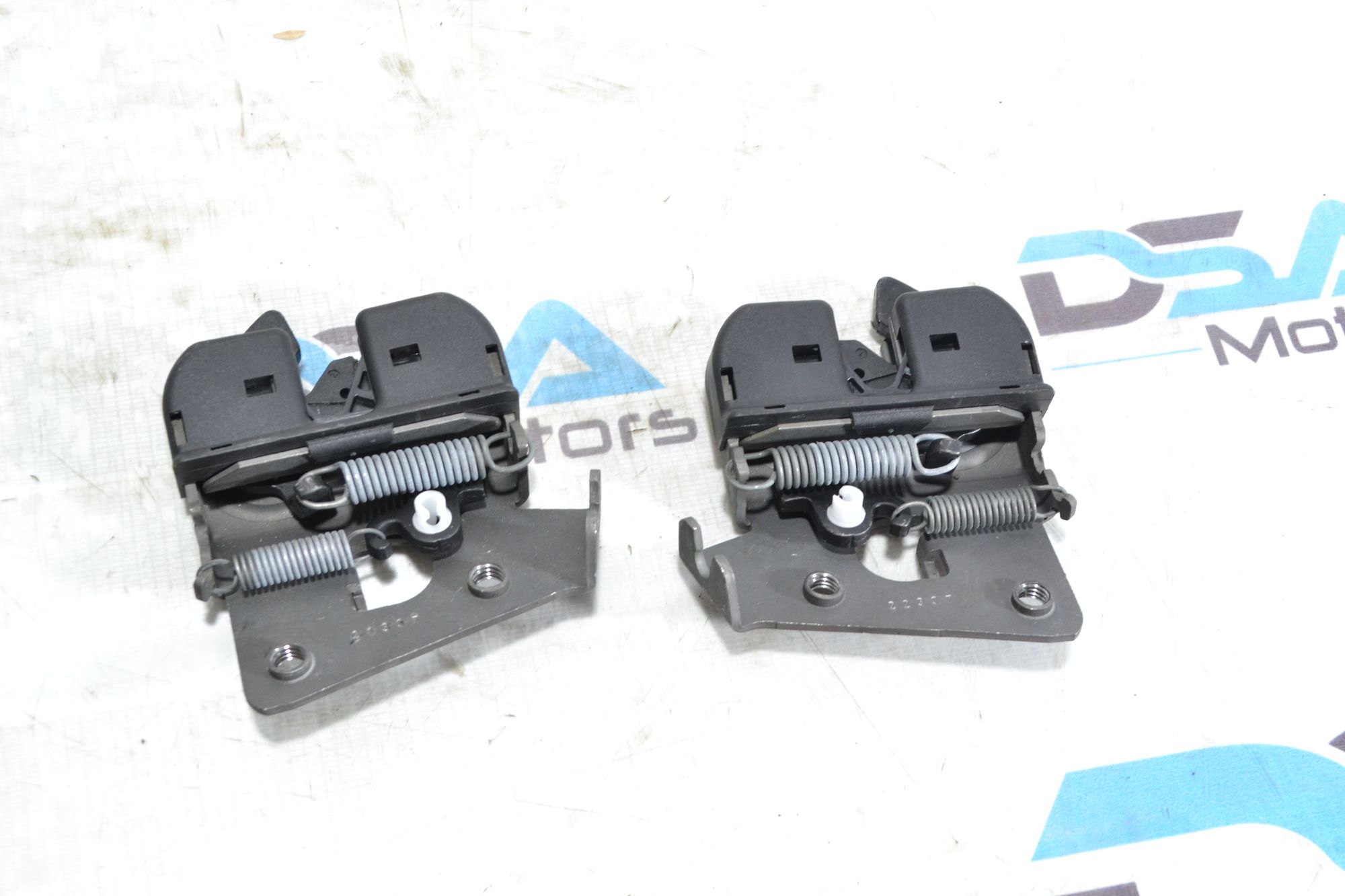 https://ycs.partsauto.market/partsauto-images/thmbs/userImages/b7628e092085f1f91467af1afb6e7630/part/b8dc5aea-7639-432e-9410-e33f60b21acc_1781607838091.jpg