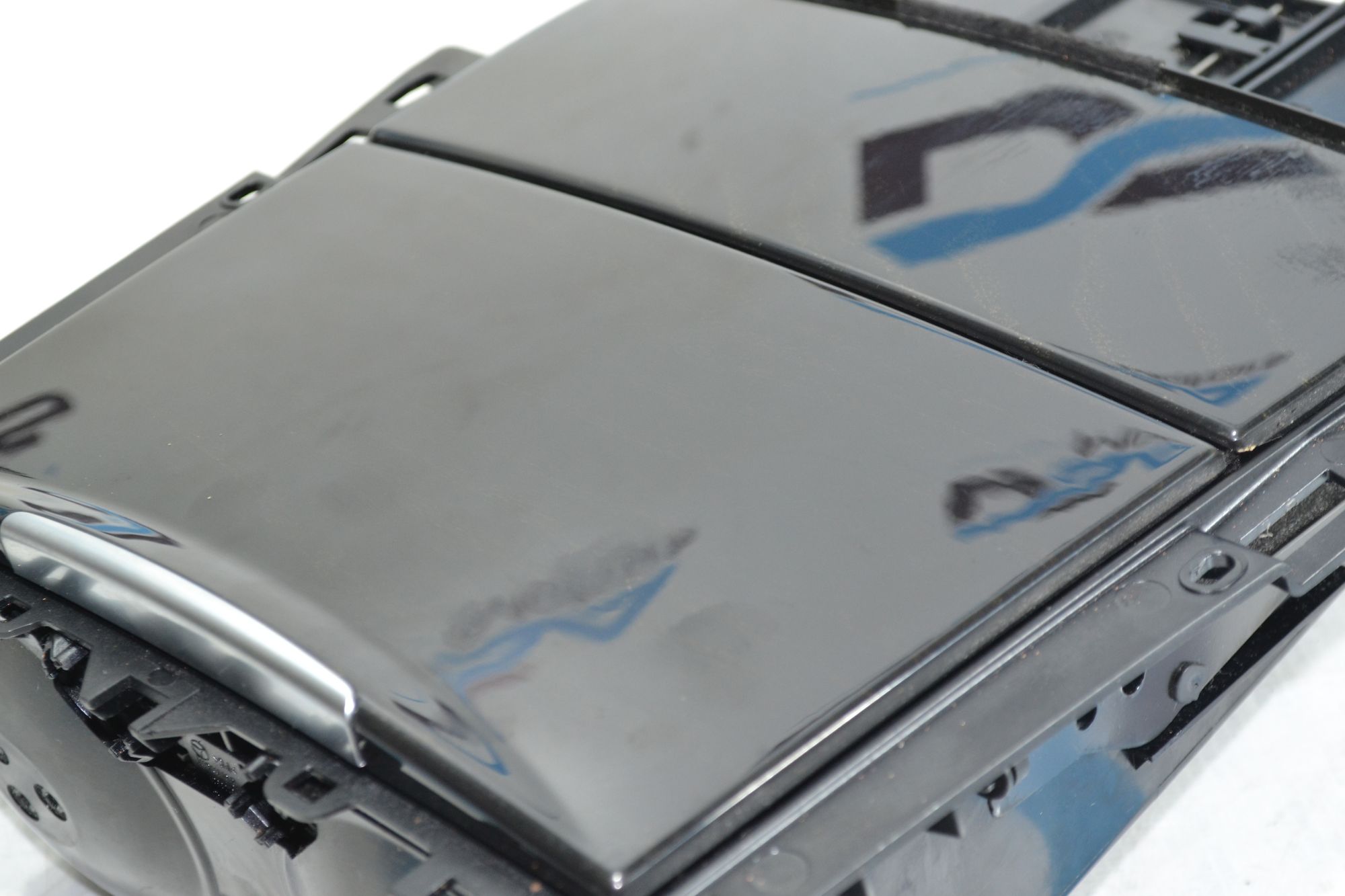 https://ycs.partsauto.market/partsauto-images/thmbs/userImages/b7628e092085f1f91467af1afb6e7630/part/b8e5643d-e8bc-4841-9c51-448590e2a053_1779945590868.jpg