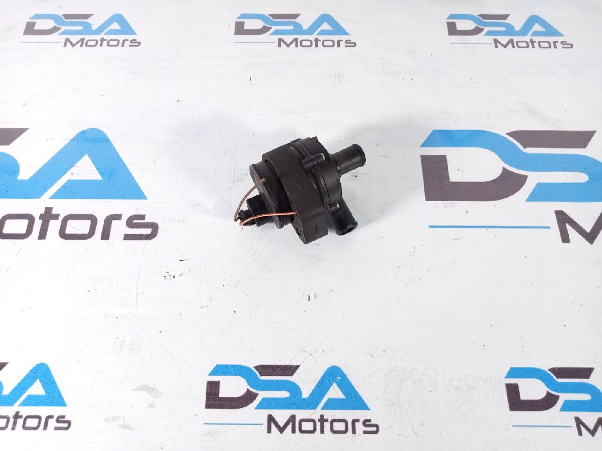 https://ycs.partsauto.market/partsauto-images/thmbs/userImages/b7628e092085f1f91467af1afb6e7630/part/b8fbebb8-8543-45ad-92a3-24bf0ecf70a3_1720686958408.jpg