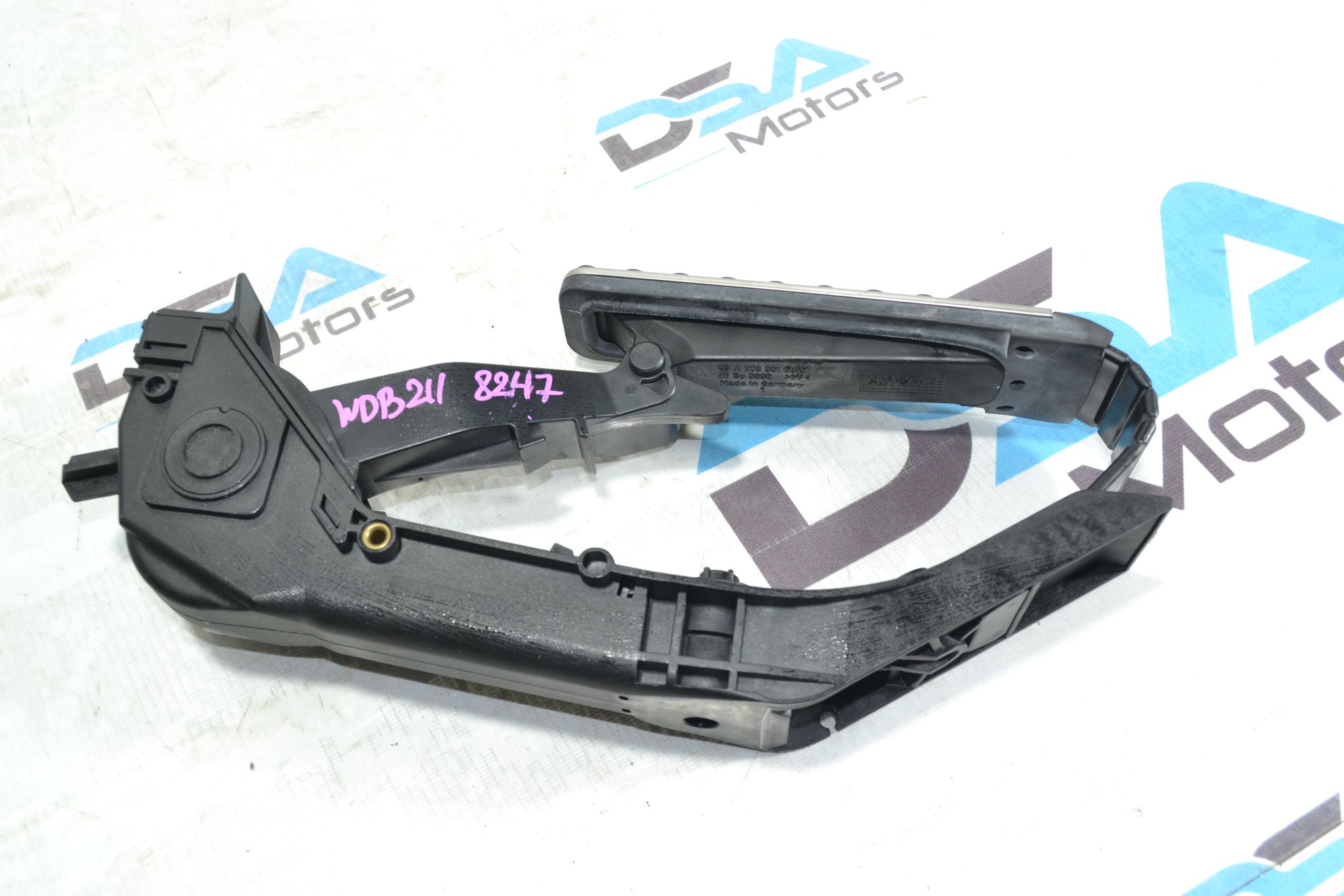 https://ycs.partsauto.market/partsauto-images/thmbs/userImages/b7628e092085f1f91467af1afb6e7630/part/ba6e34d9-2310-4f3b-a0f0-314b83ef3a5b_1780492300596.jpg