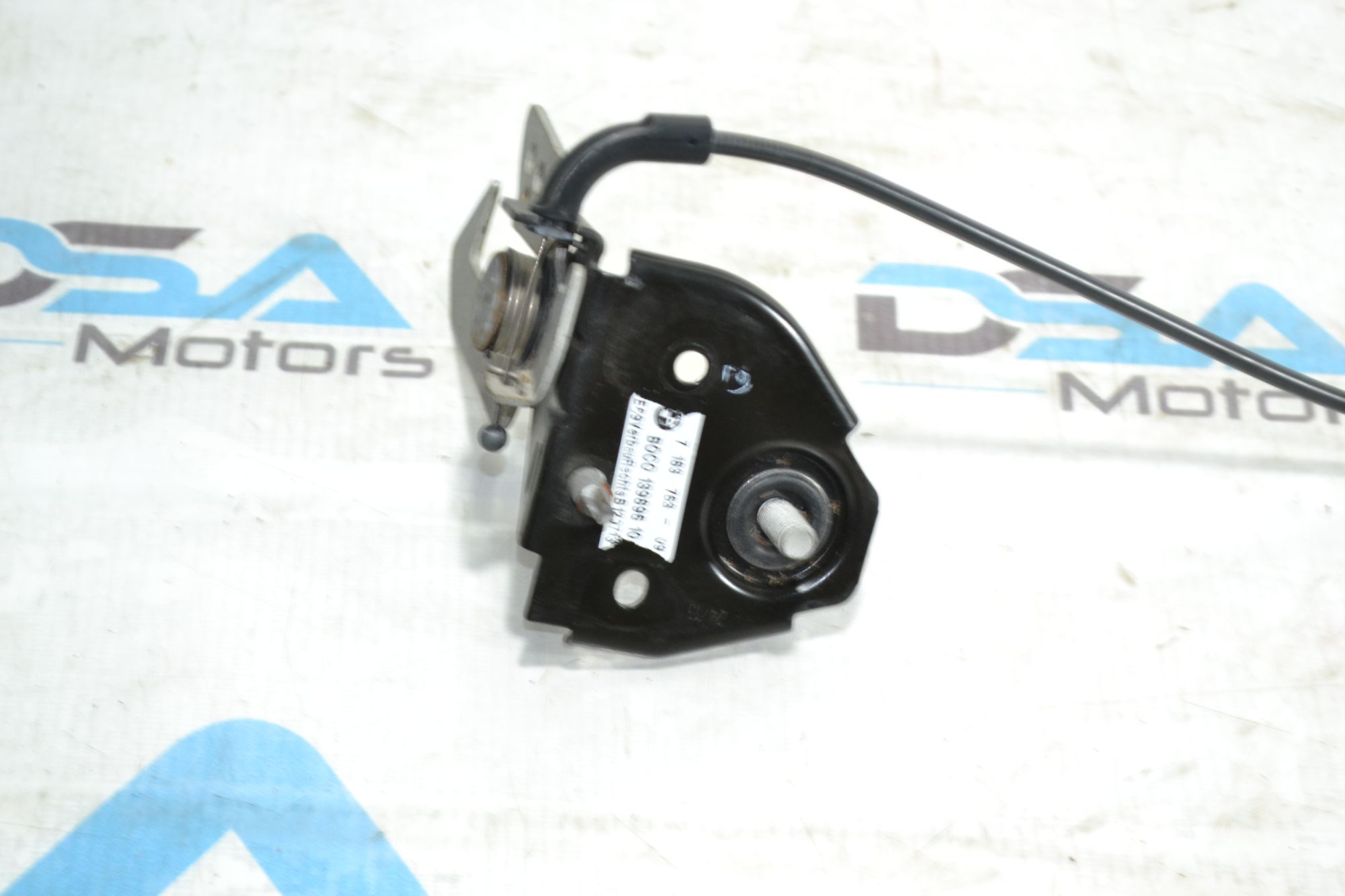 Крюк замка капота левый оригинал BMW 5 F10/F12/F01 из Японии, 1400 рублей, Кореновск