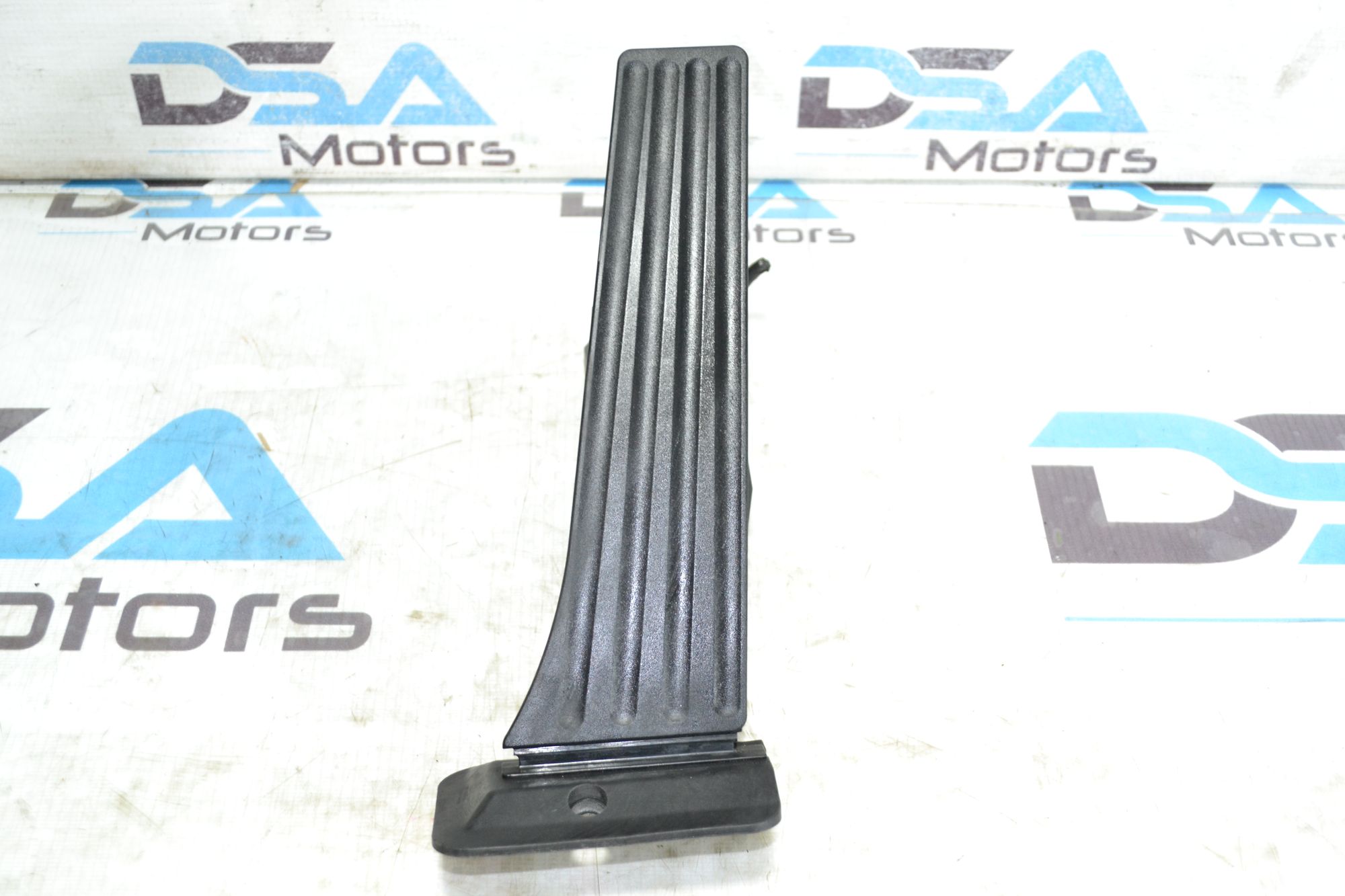 https://ycs.partsauto.market/partsauto-images/thmbs/userImages/b7628e092085f1f91467af1afb6e7630/part/bac30f60-cc29-417f-b65f-d553f1f197e1_1785310022650.jpg
