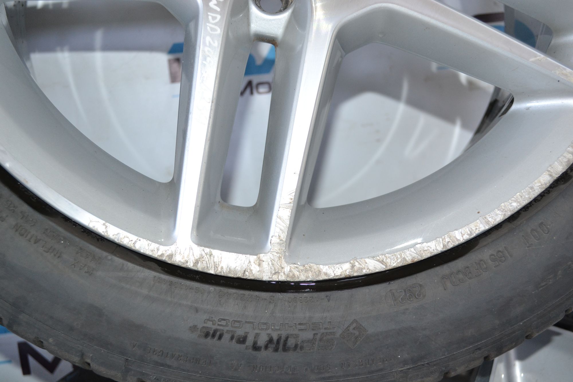 https://ycs.partsauto.market/partsauto-images/thmbs/userImages/b7628e092085f1f91467af1afb6e7630/part/bc38b894-c36c-48bc-a5f7-9730a33256c6_1784614541901.jpg