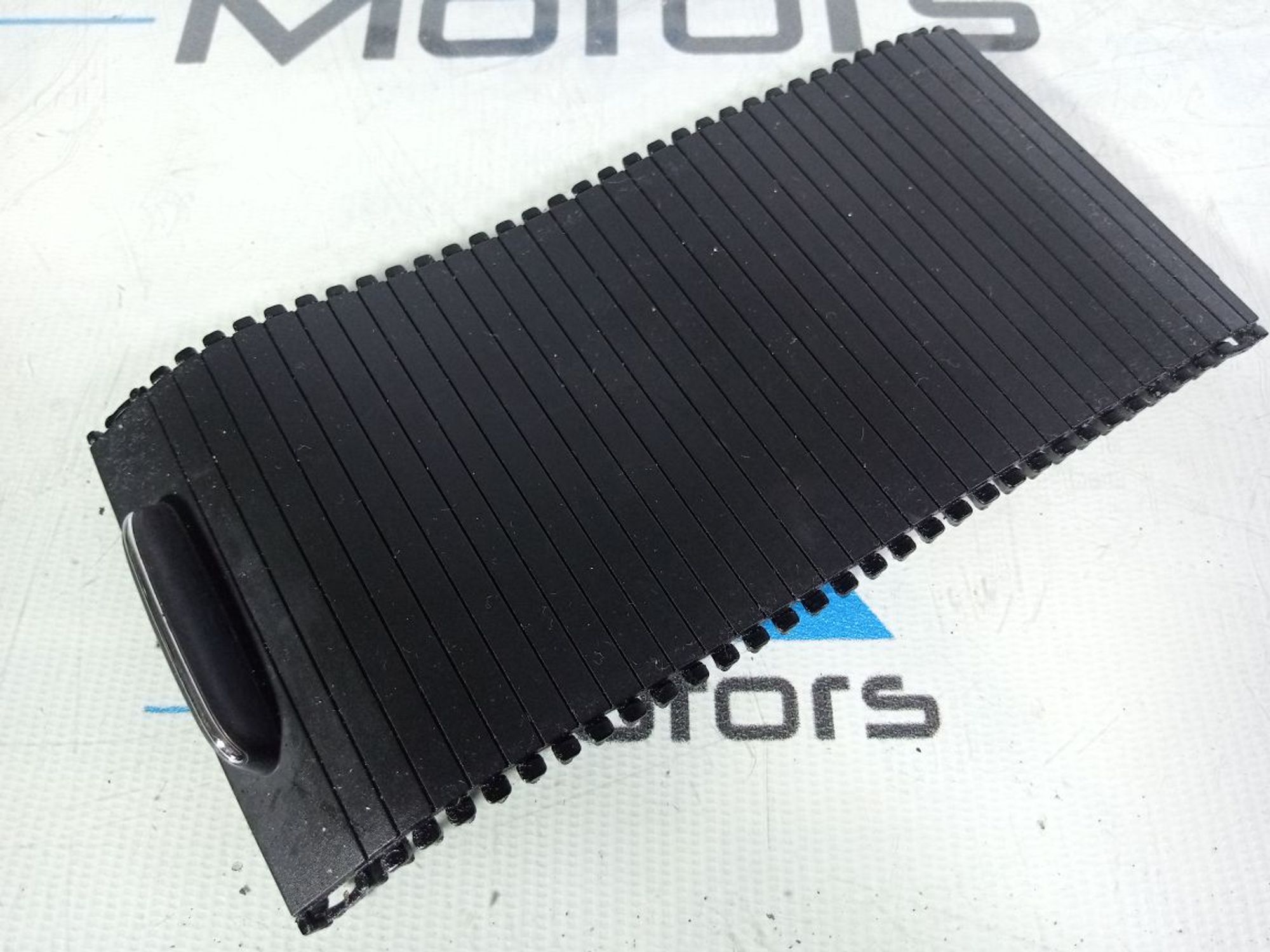 https://ycs.partsauto.market/partsauto-images/thmbs/userImages/b7628e092085f1f91467af1afb6e7630/part/bd357ba0-1d7f-473f-94a5-392df3d14ba9_1741686087157.jpg