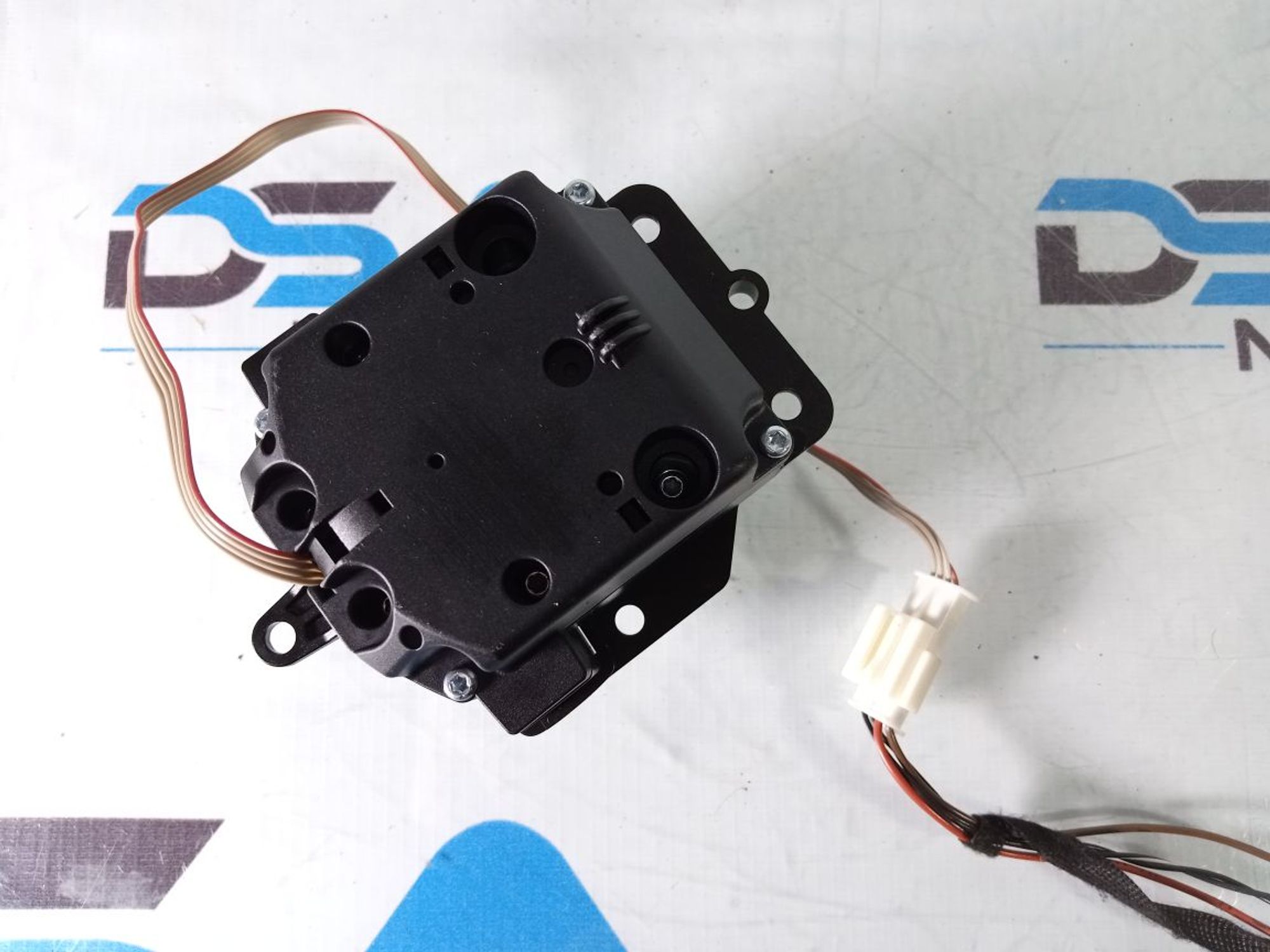 https://ycs.partsauto.market/partsauto-images/thmbs/userImages/b7628e092085f1f91467af1afb6e7630/part/bd754301-46d3-46d8-a75c-44f888dd27cd_1734111277838.jpg