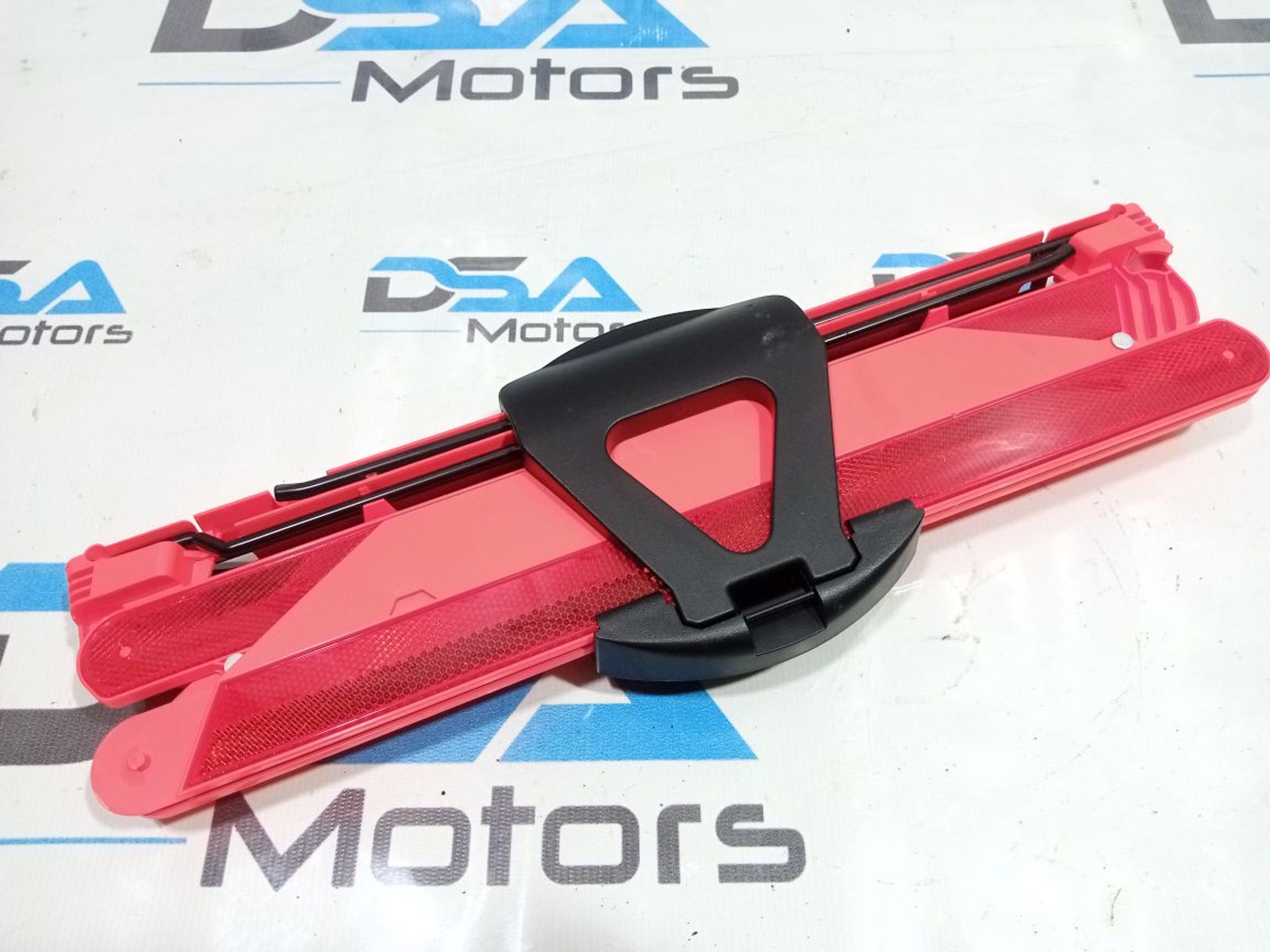 https://ycs.partsauto.market/partsauto-images/thmbs/userImages/b7628e092085f1f91467af1afb6e7630/part/bde60146-26f1-459d-86fd-1ec44a93e9af_1750248476614.jpg