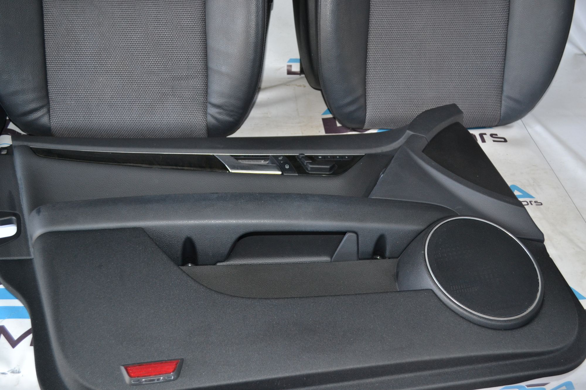 https://ycs.partsauto.market/partsauto-images/thmbs/userImages/b7628e092085f1f91467af1afb6e7630/part/bf9f239a-9442-48c6-8101-be451cfff307_1783946531941.jpg