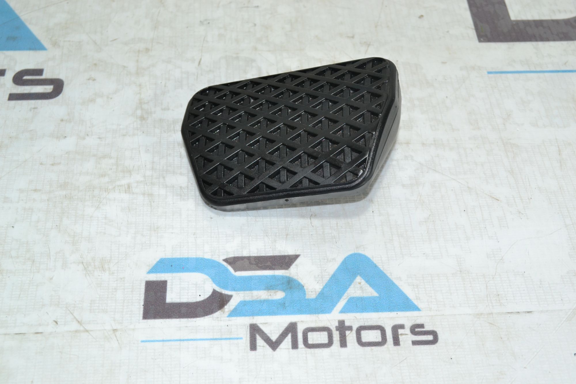 https://ycs.partsauto.market/partsauto-images/thmbs/userImages/b7628e092085f1f91467af1afb6e7630/part/bfbc0e3a-1776-47c9-a141-8b238d68016f_1779198786577.jpg