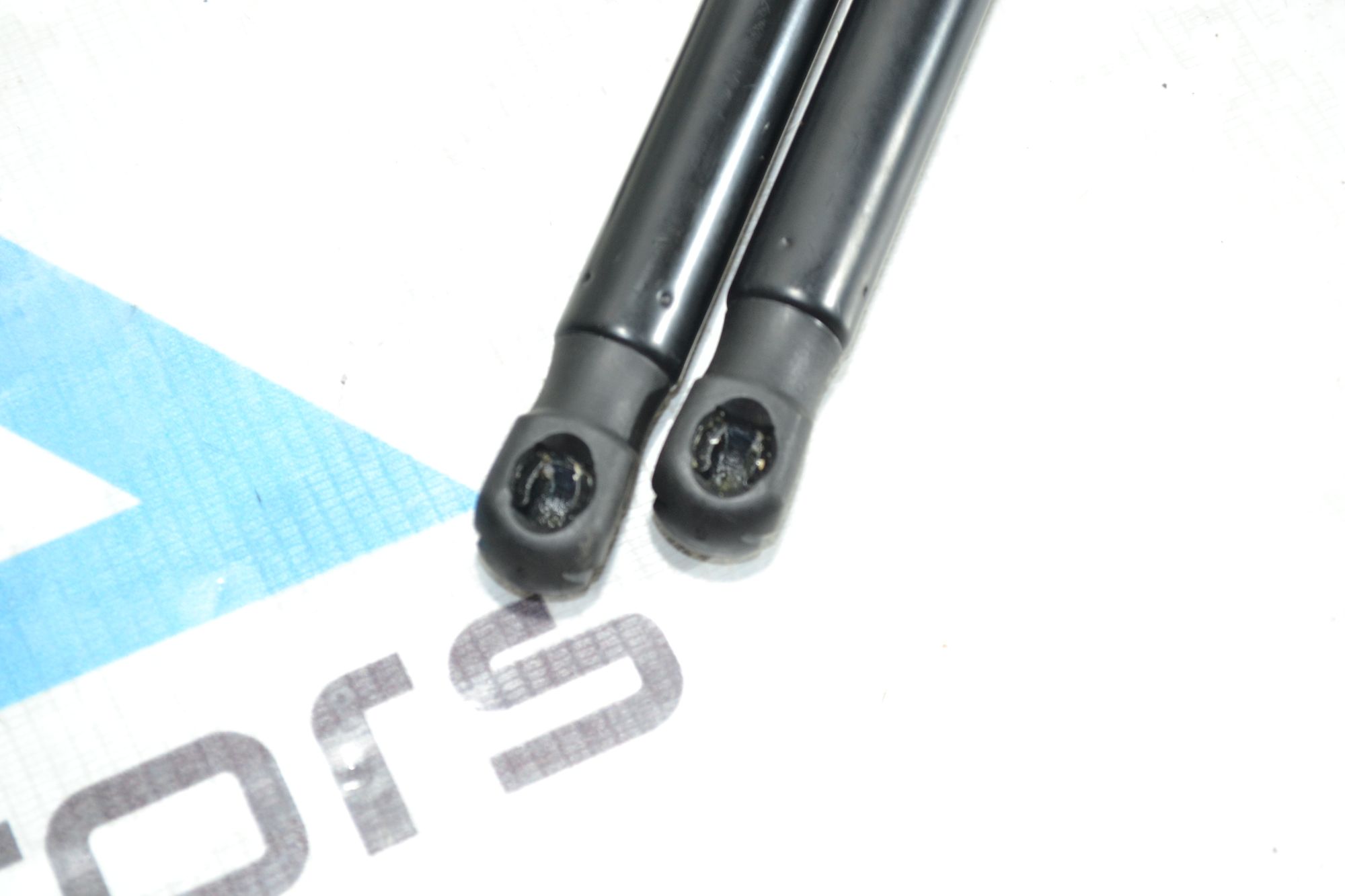 https://ycs.partsauto.market/partsauto-images/thmbs/userImages/b7628e092085f1f91467af1afb6e7630/part/bfe0ca50-656f-42f5-be0e-8ba57a1f7e7b_1780301161698.jpg