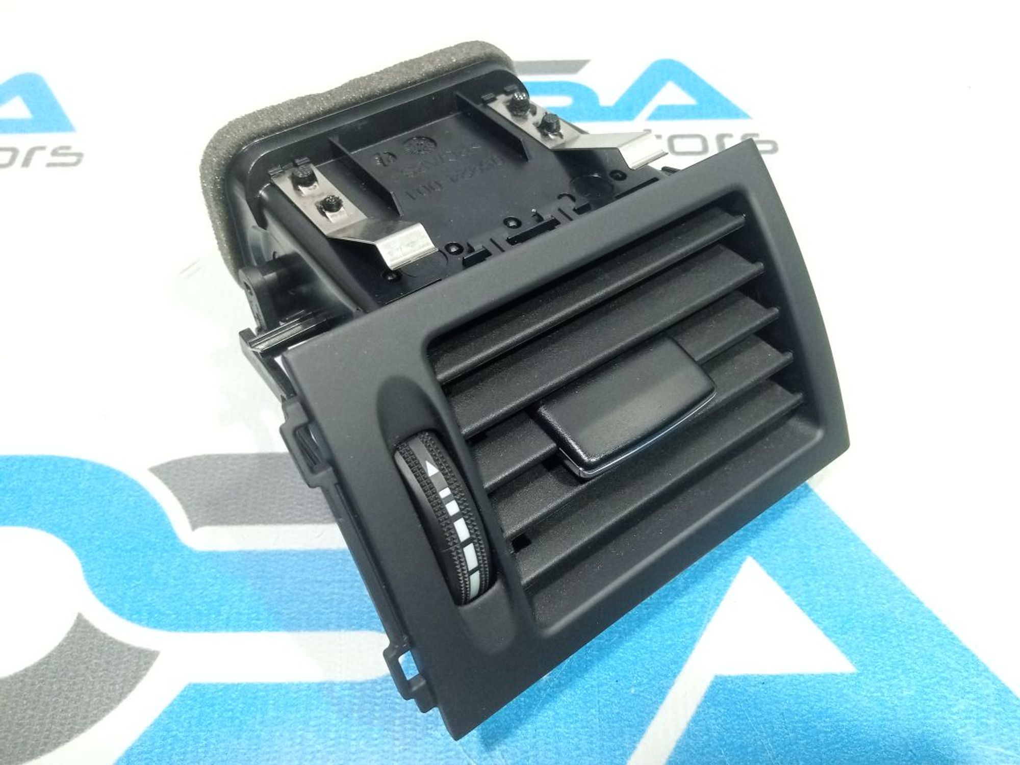 https://ycs.partsauto.market/partsauto-images/thmbs/userImages/b7628e092085f1f91467af1afb6e7630/part/bff5fe13-4f0a-479a-9636-717b0e0718e5_1748279873082.jpg
