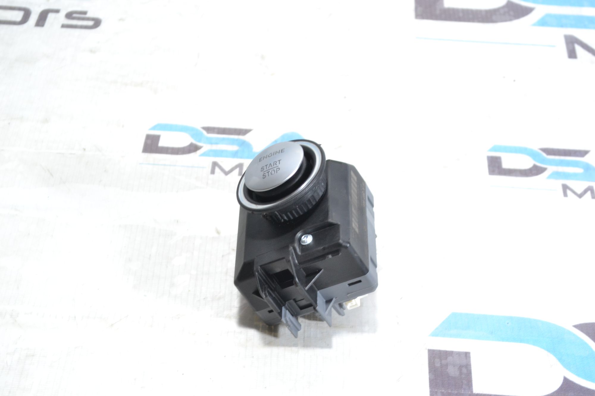 https://ycs.partsauto.market/partsauto-images/thmbs/userImages/b7628e092085f1f91467af1afb6e7630/part/c0273762-f872-41ac-ab47-7b7d8f341e04_1780994016135.jpg