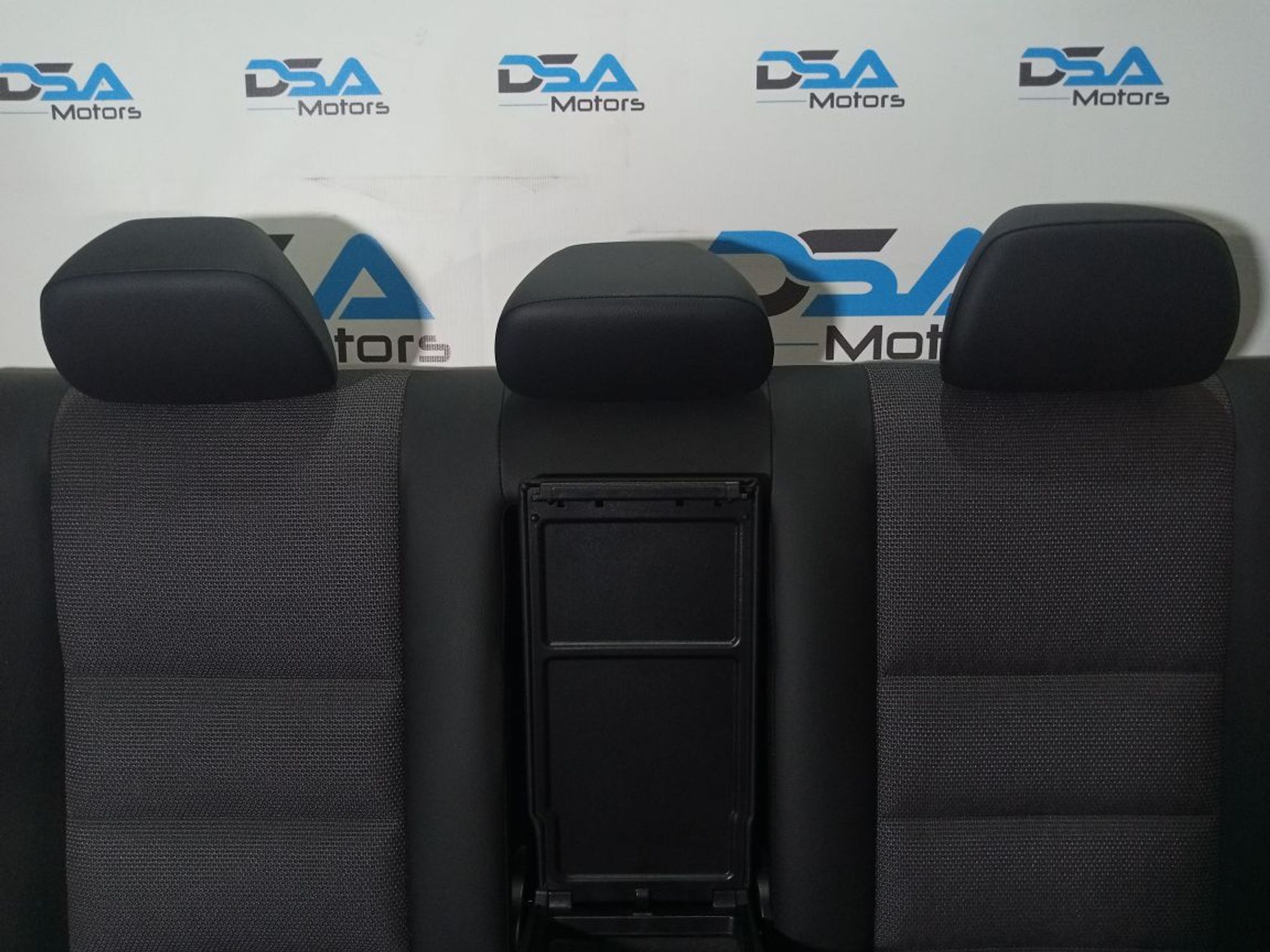 https://ycs.partsauto.market/partsauto-images/thmbs/userImages/b7628e092085f1f91467af1afb6e7630/part/c0796488-91c9-4c81-b3c9-05c8c099bfb2_1730565509970.jpg