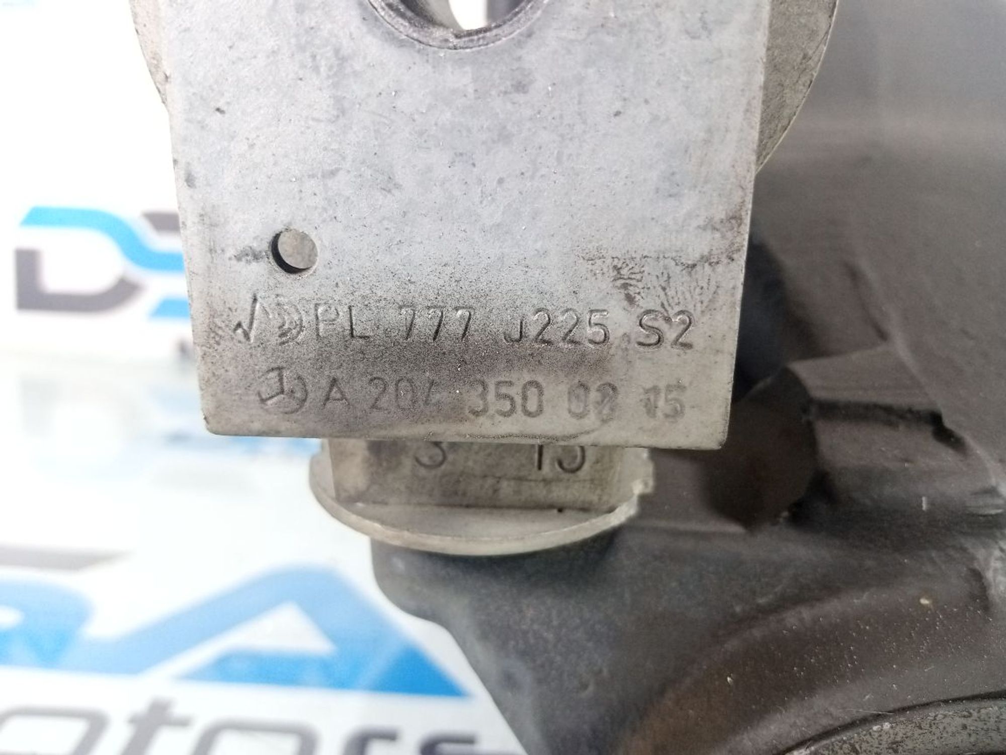 https://ycs.partsauto.market/partsauto-images/thmbs/userImages/b7628e092085f1f91467af1afb6e7630/part/c0a3dc0d-67b4-4d0b-8e6d-4b91096c18c5_1721116128227.jpg