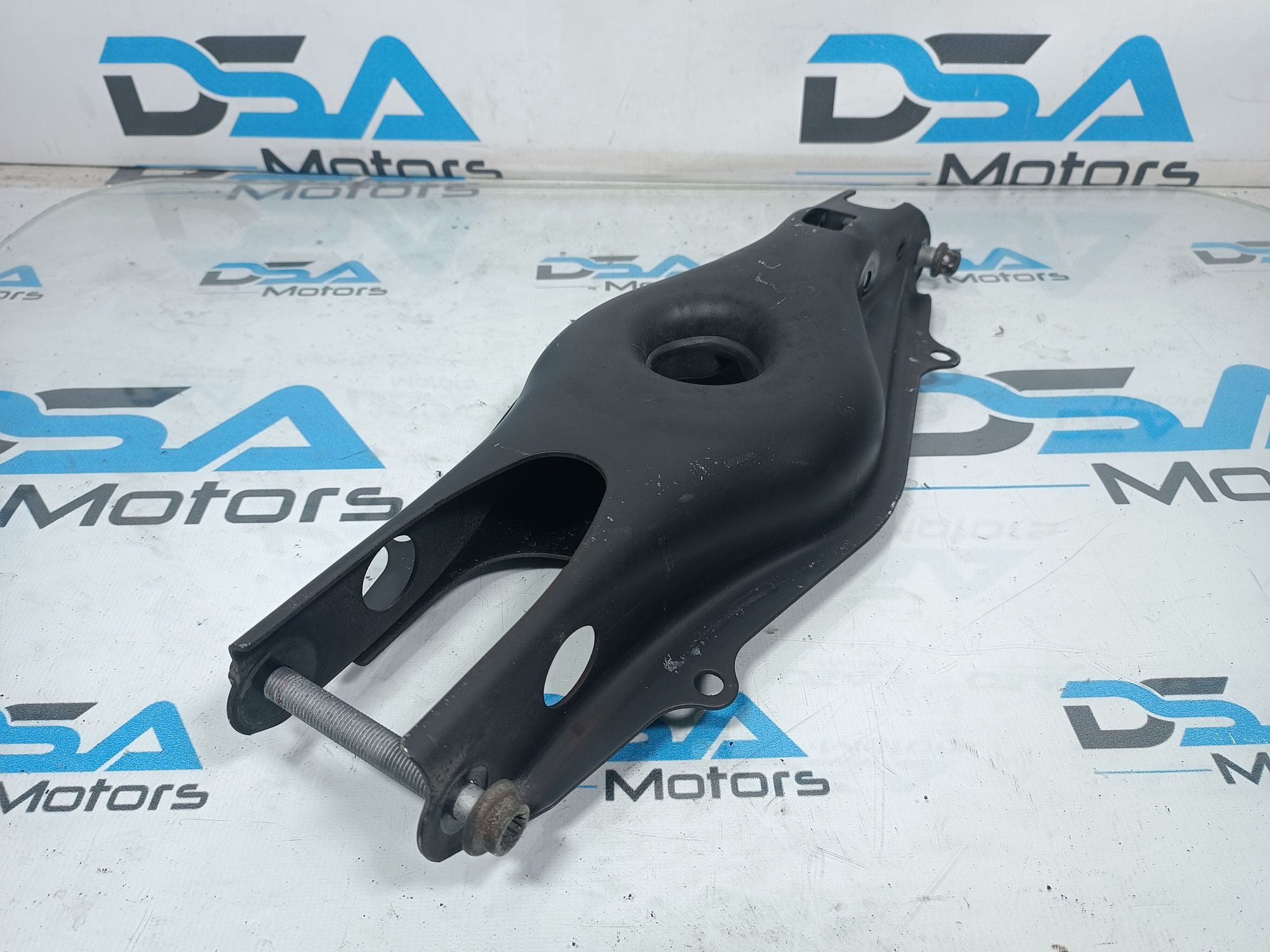 https://ycs.partsauto.market/partsauto-images/thmbs/userImages/b7628e092085f1f91467af1afb6e7630/part/c15cfba6-fc07-4ff0-9286-4df6ae1ab4e0_1707837602119.jpg