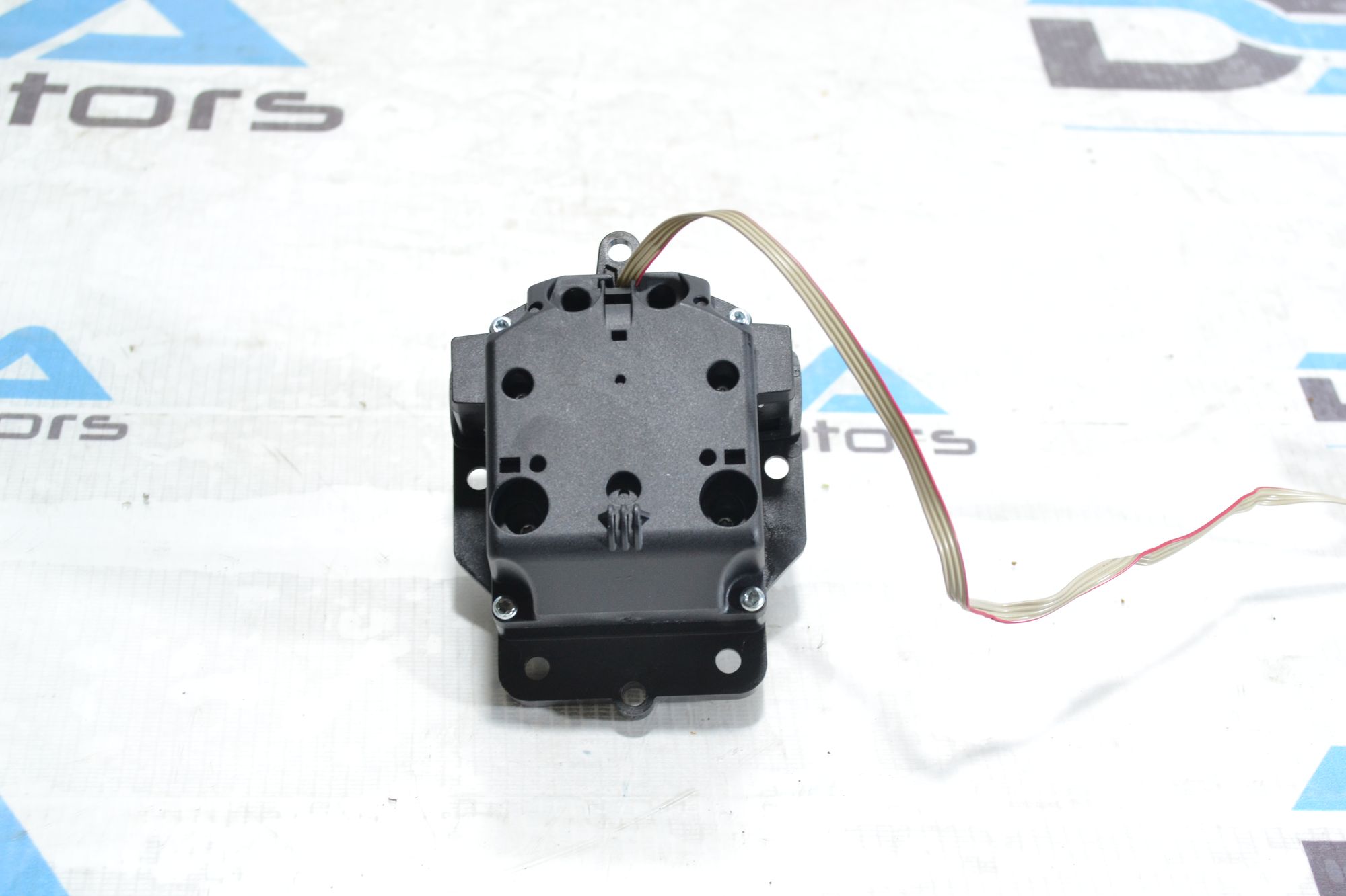 https://ycs.partsauto.market/partsauto-images/thmbs/userImages/b7628e092085f1f91467af1afb6e7630/part/c1e0cb64-5f02-4b26-89ad-0bf67e119b60_1780036666114.jpg