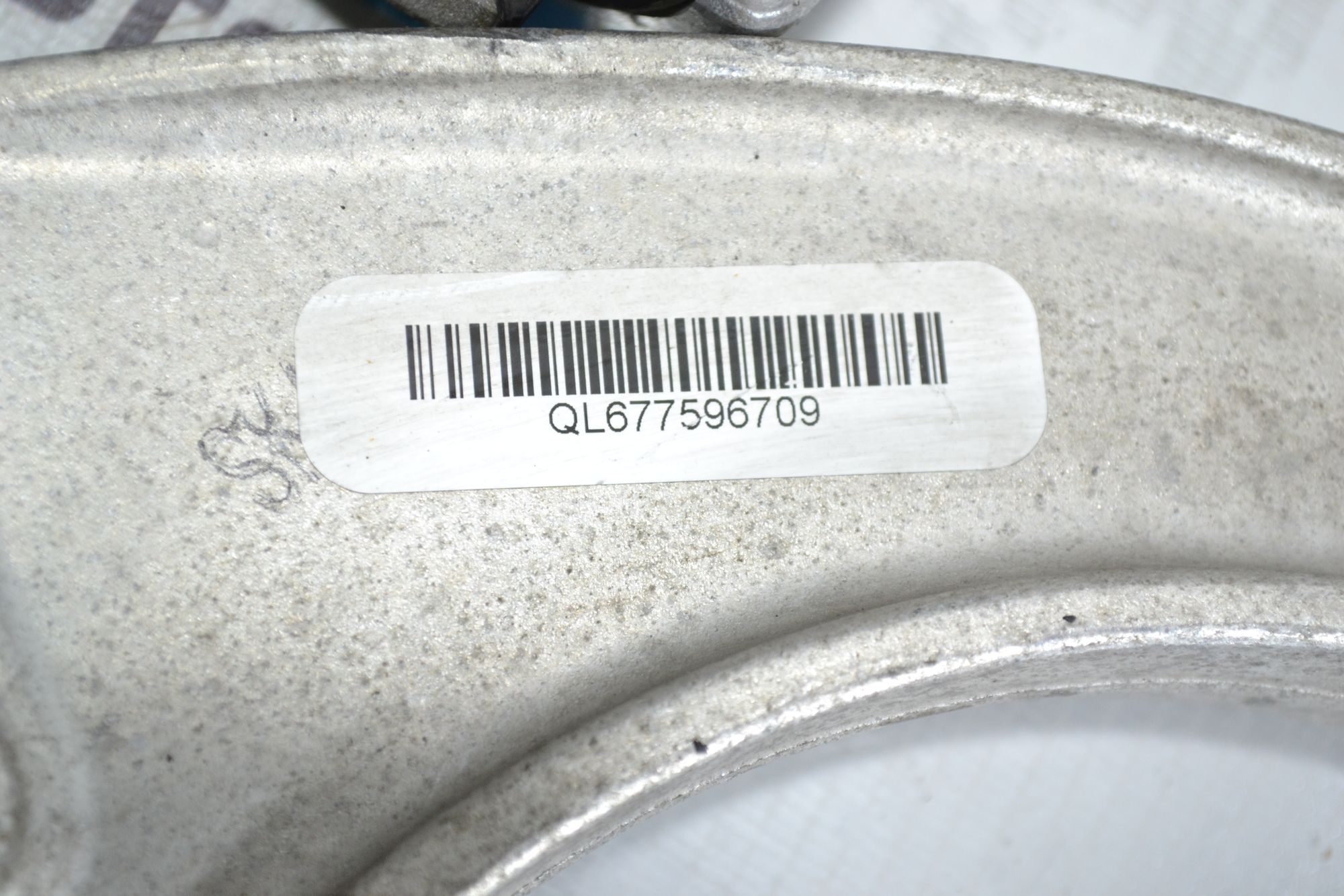 https://ycs.partsauto.market/partsauto-images/thmbs/userImages/b7628e092085f1f91467af1afb6e7630/part/c2eb619b-6636-49ae-9259-e595b72c27b7_1779345769705.jpg
