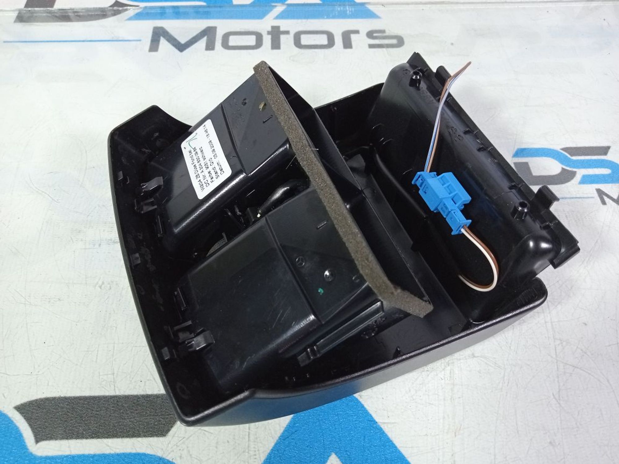 https://ycs.partsauto.market/partsauto-images/thmbs/userImages/b7628e092085f1f91467af1afb6e7630/part/c36f28ae-85c1-4604-8cf8-4e841ecfbf18_1742899103681.jpg