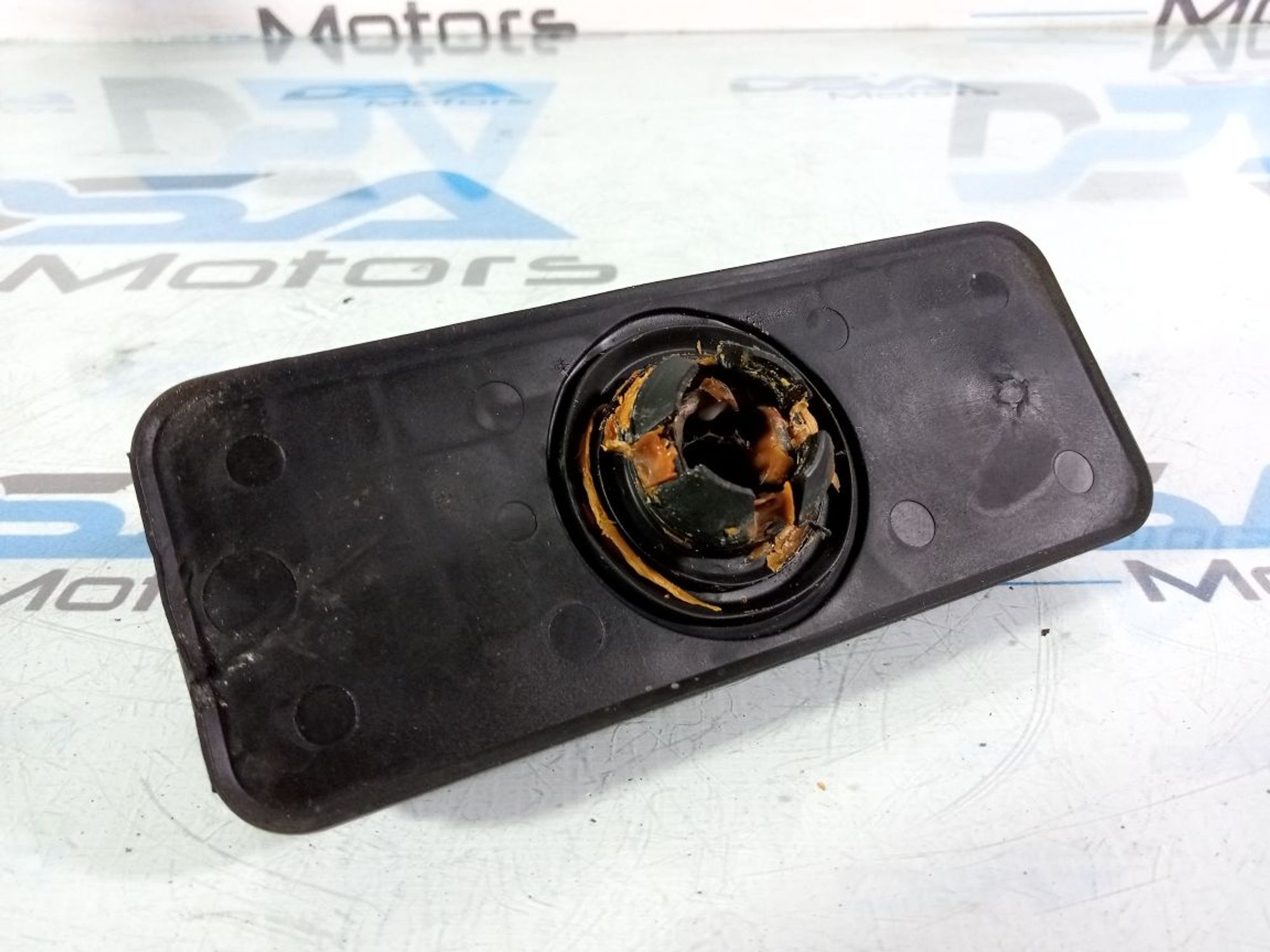 https://ycs.partsauto.market/partsauto-images/thmbs/userImages/b7628e092085f1f91467af1afb6e7630/part/c4313ee7-bedb-4e0f-8e50-35d63fb1b64c_1738847472385.jpg