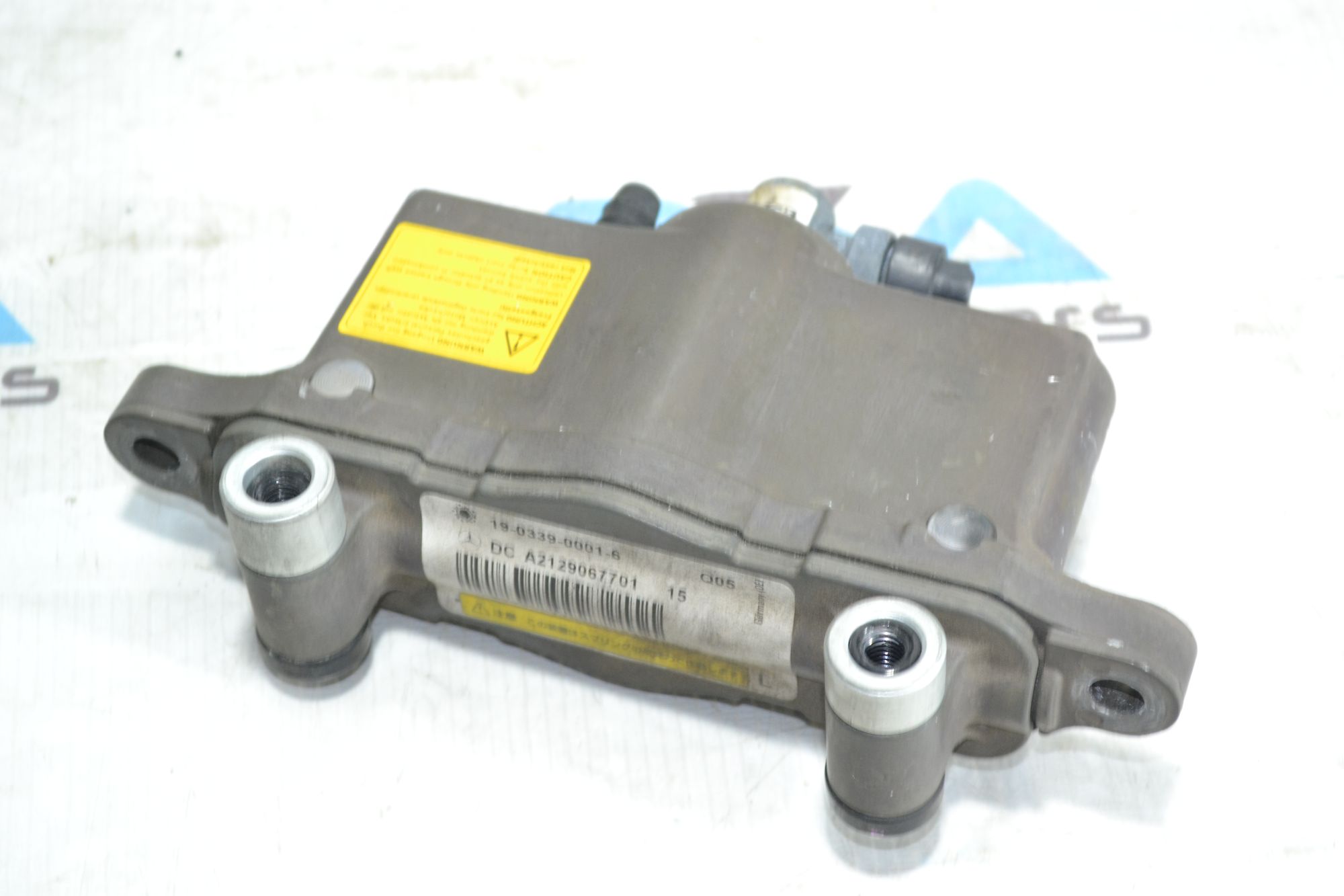 https://ycs.partsauto.market/partsauto-images/thmbs/userImages/b7628e092085f1f91467af1afb6e7630/part/c4c1fe98-13f0-44d7-826c-8dfd01eb6bd8_1780484468419.jpg