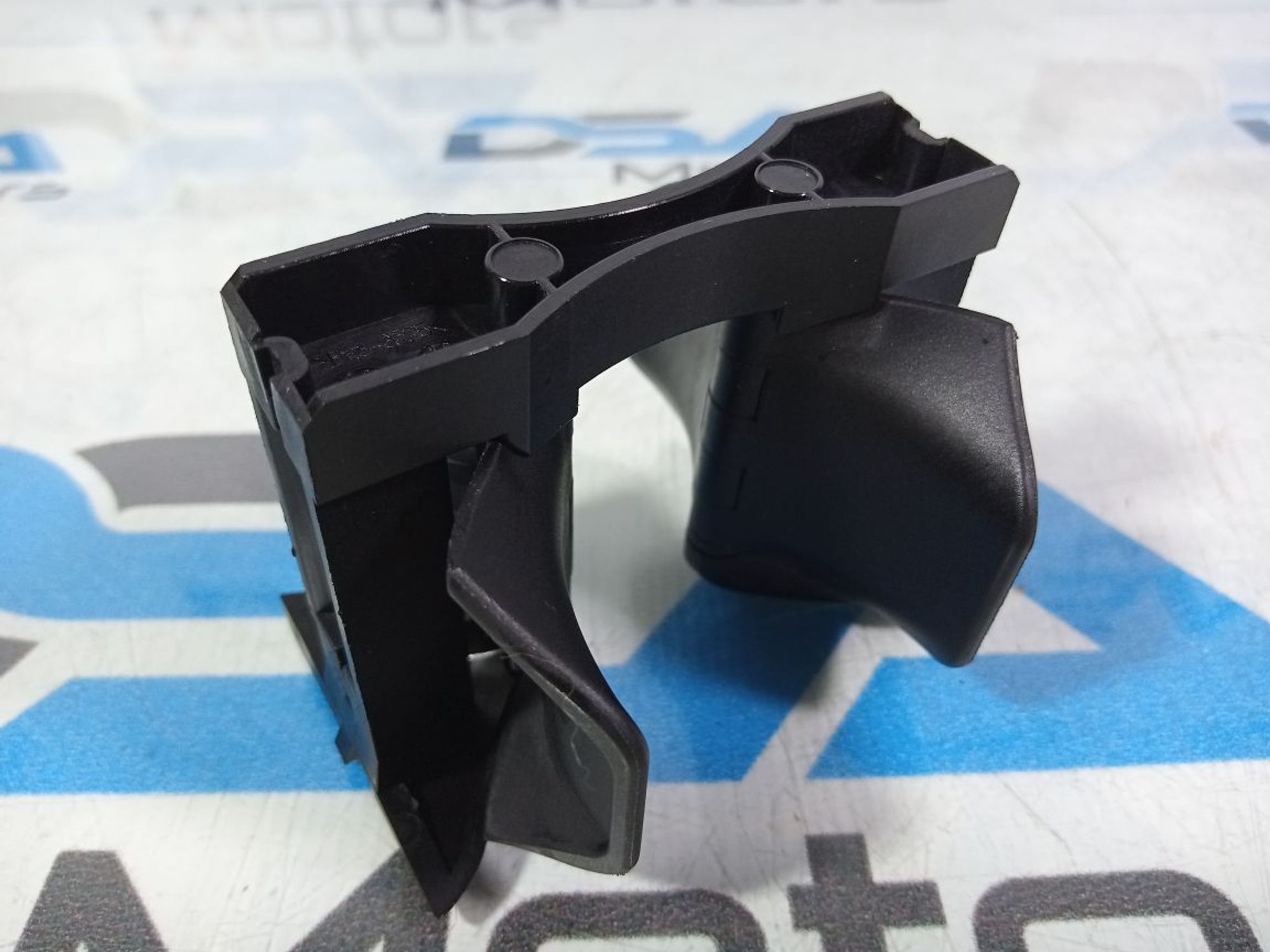 https://ycs.partsauto.market/partsauto-images/thmbs/userImages/b7628e092085f1f91467af1afb6e7630/part/c4f20503-92b5-489e-8779-6711b7345291_1742906908761.jpg