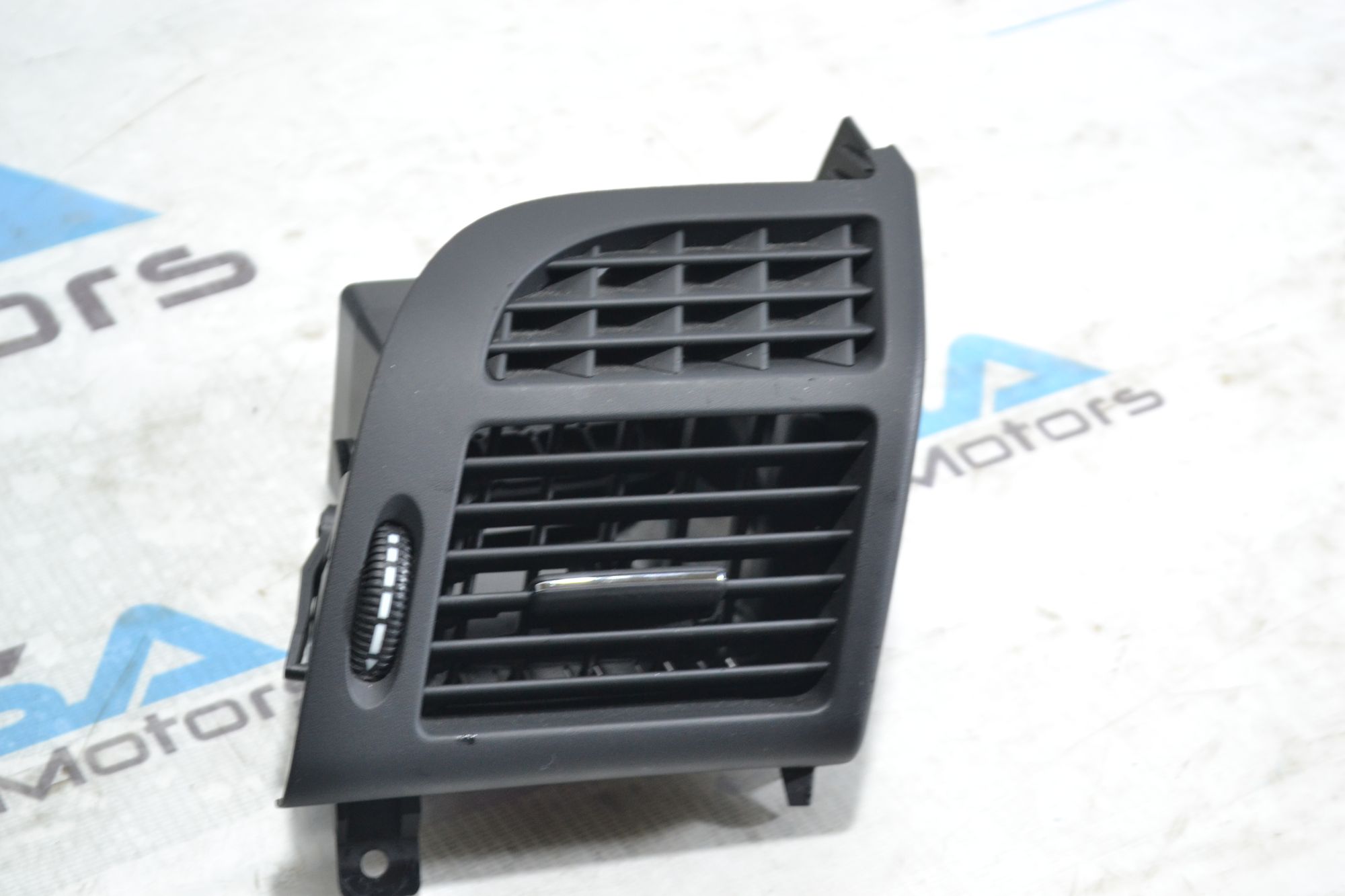 https://ycs.partsauto.market/partsauto-images/thmbs/userImages/b7628e092085f1f91467af1afb6e7630/part/c543867a-3d5a-43b9-823e-7e1f6cd4f640_1780576264021.jpg