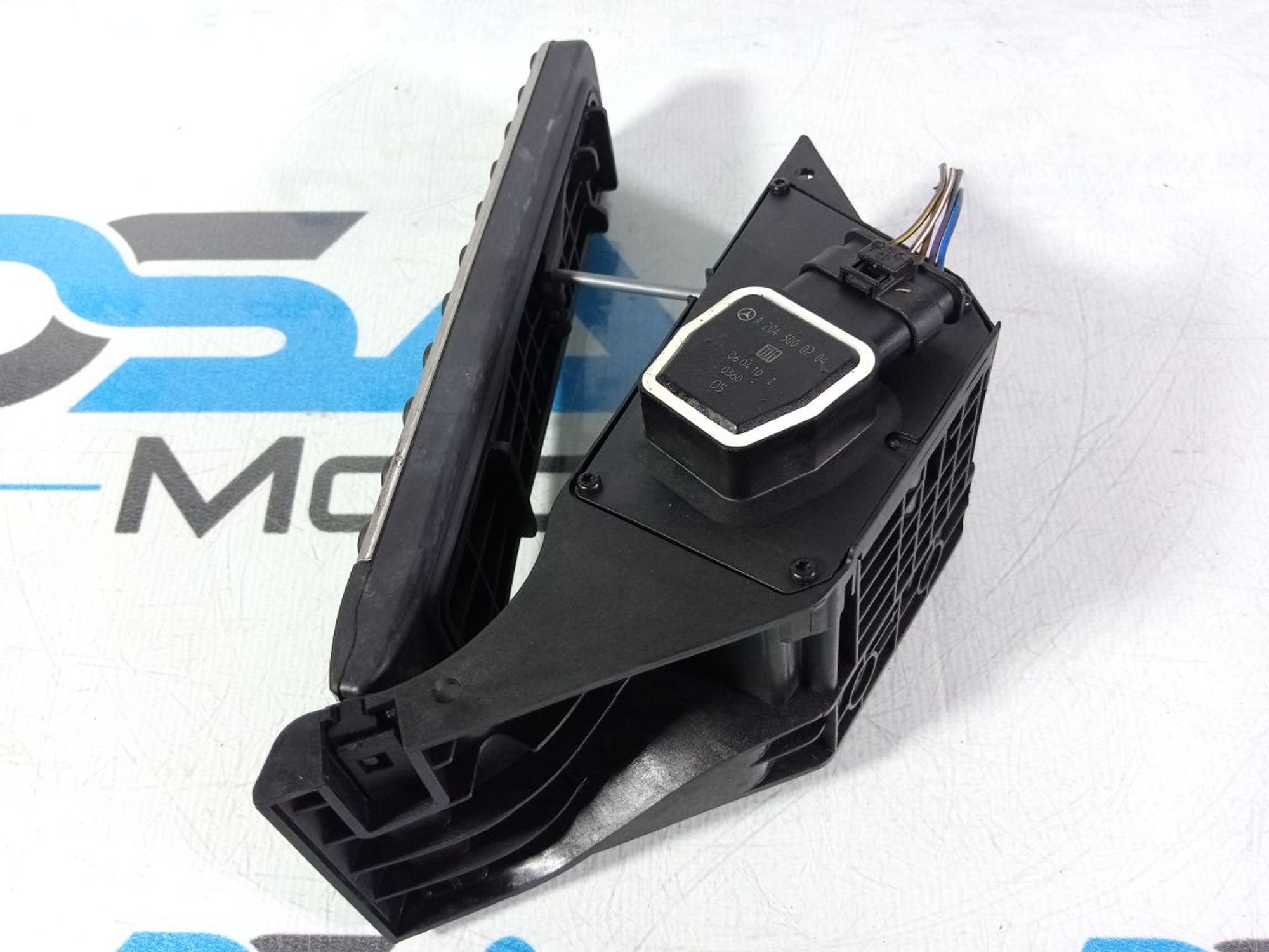https://ycs.partsauto.market/partsauto-images/thmbs/userImages/b7628e092085f1f91467af1afb6e7630/part/c580d08a-2156-400d-a68b-aa3664a91397_1746542751205.jpg