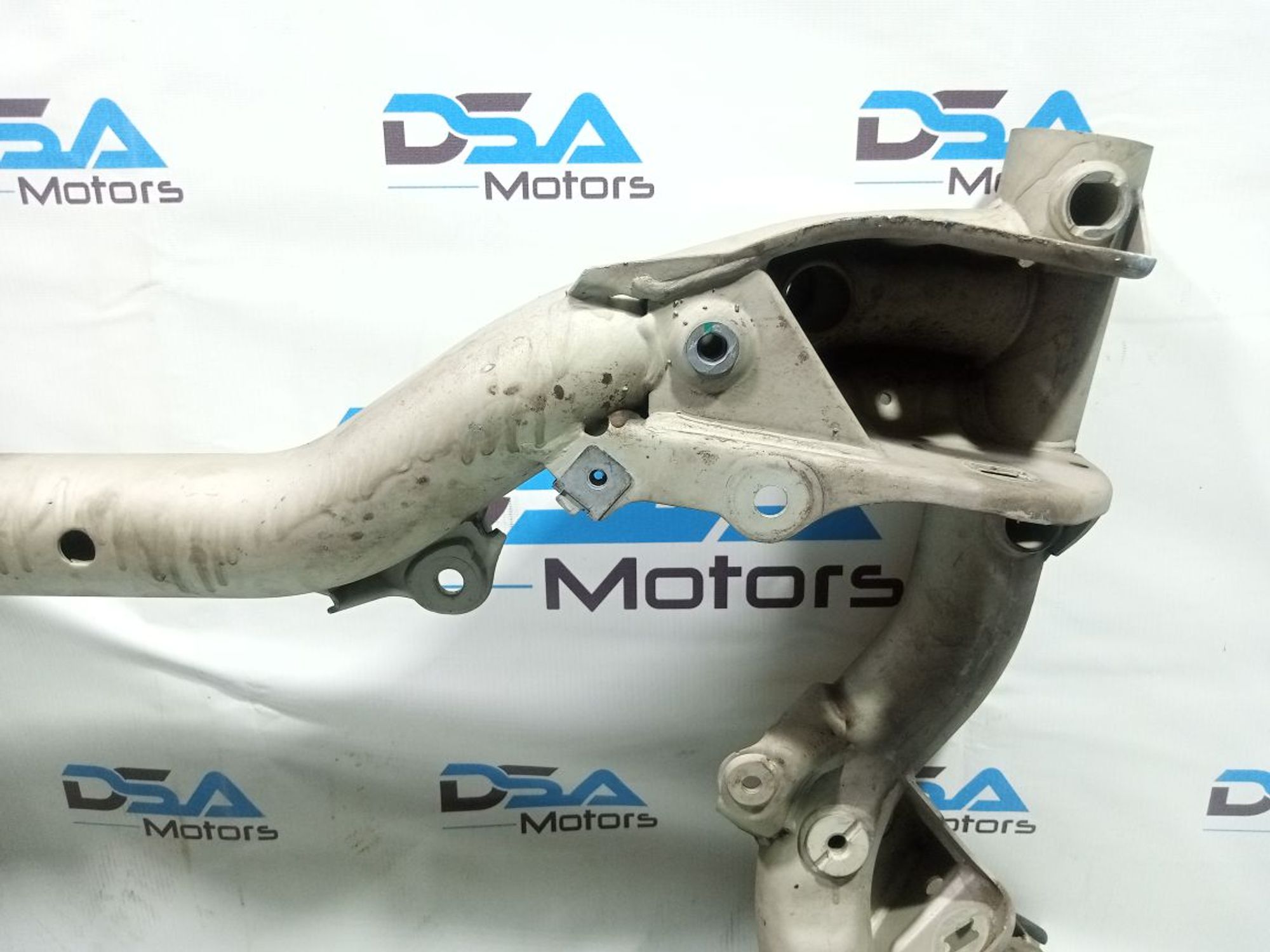 https://ycs.partsauto.market/partsauto-images/thmbs/userImages/b7628e092085f1f91467af1afb6e7630/part/c5d02b06-0a12-430b-b679-4c7ec6333a61_1747897570950.jpg