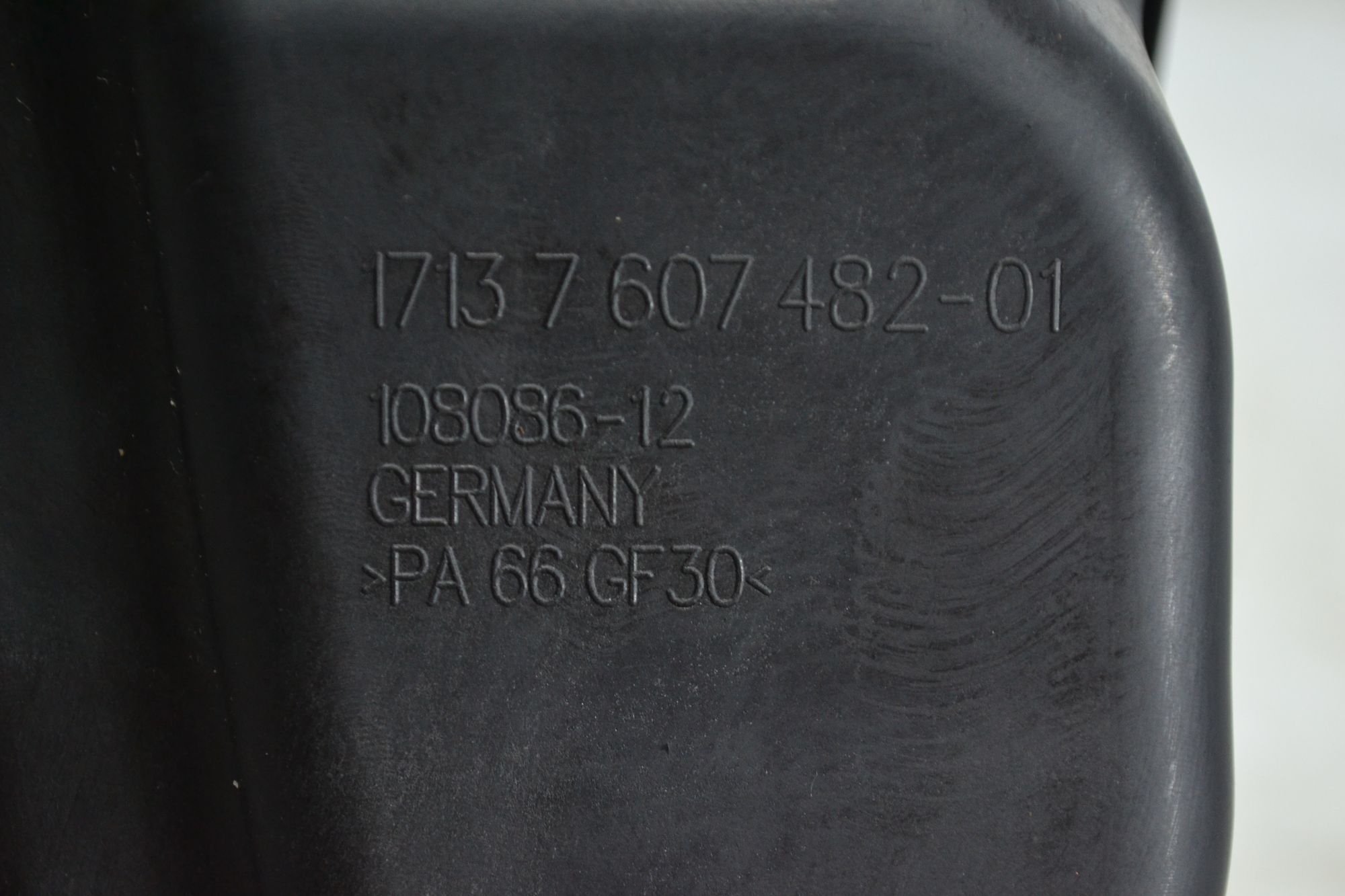 https://ycs.partsauto.market/partsauto-images/thmbs/userImages/b7628e092085f1f91467af1afb6e7630/part/c609a443-cf92-4eb9-99da-98adcb189ad2_1780903784023.jpg