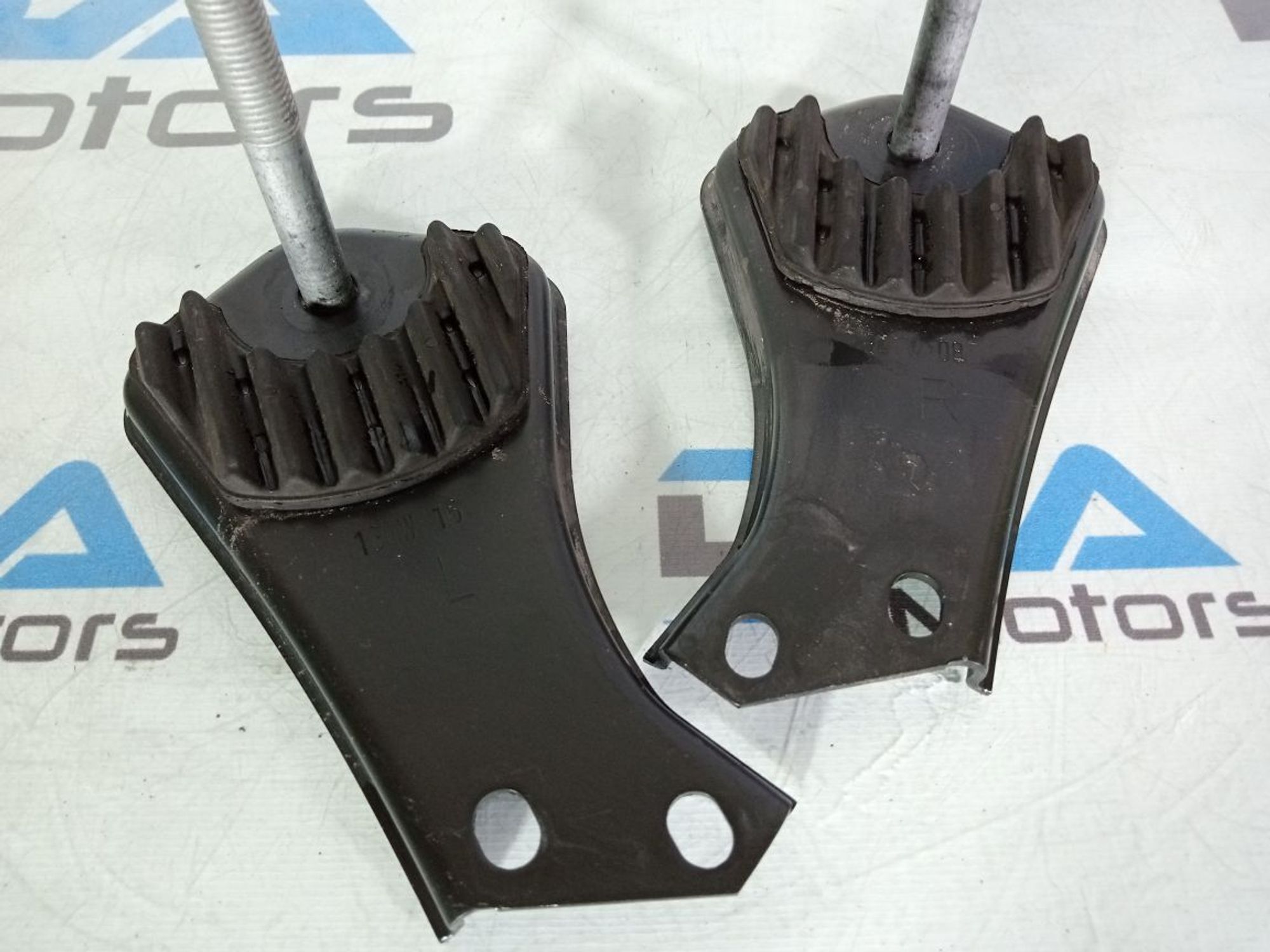 https://ycs.partsauto.market/partsauto-images/thmbs/userImages/b7628e092085f1f91467af1afb6e7630/part/c7816669-deec-49ad-8c0a-904a401d3f2e_1739185186973.jpg