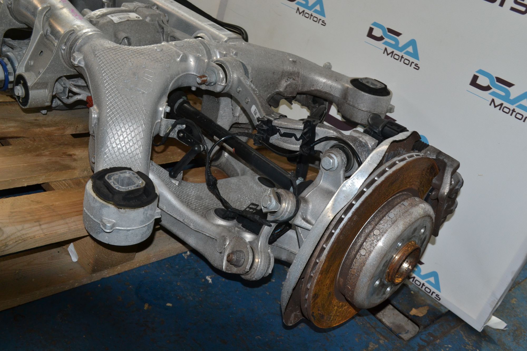 https://ycs.partsauto.market/partsauto-images/thmbs/userImages/b7628e092085f1f91467af1afb6e7630/part/c95a05f0-6869-44e9-a9aa-4f3b19141b31_1779435340915.jpg