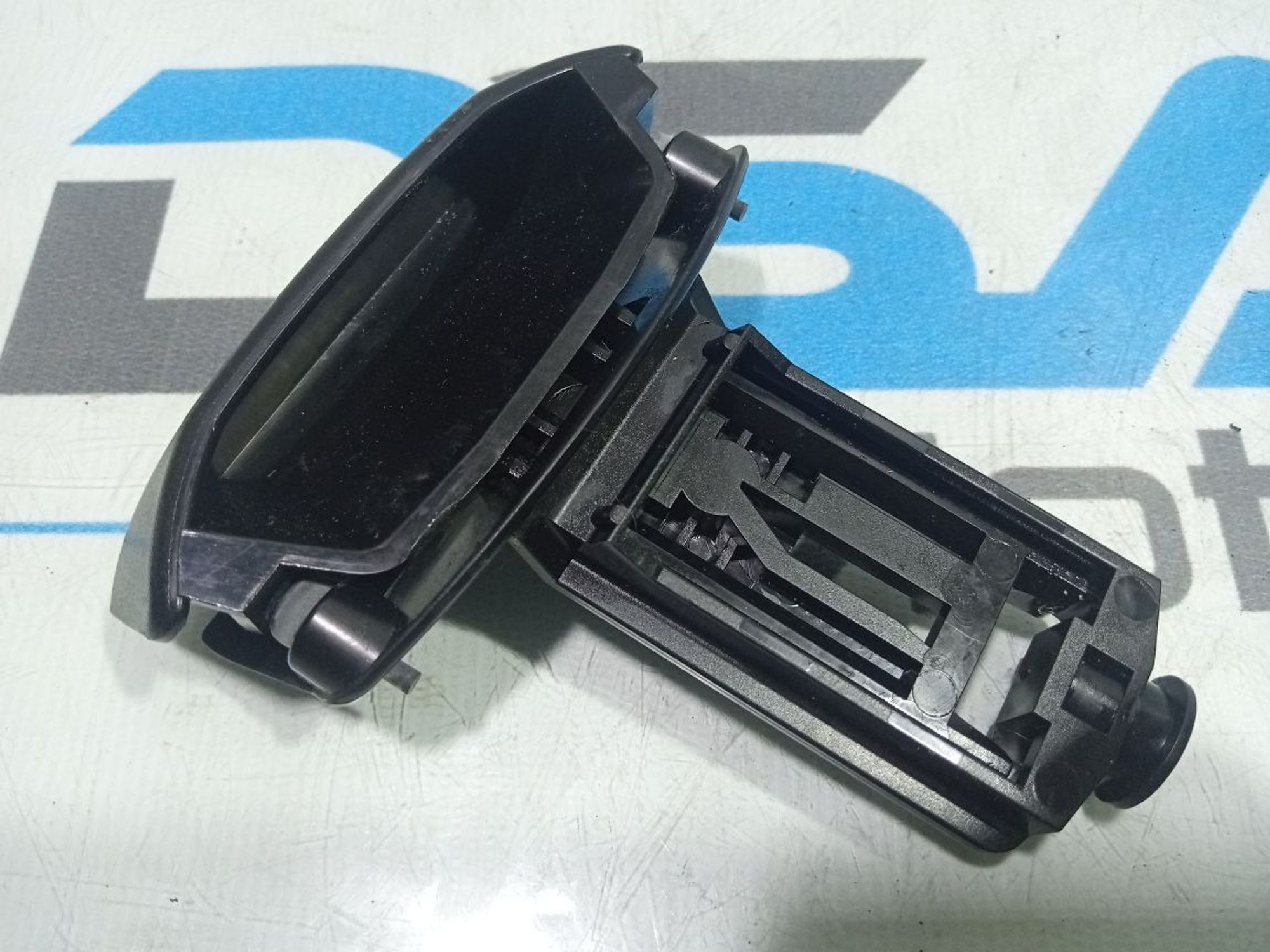 https://ycs.partsauto.market/partsauto-images/thmbs/userImages/b7628e092085f1f91467af1afb6e7630/part/c980a4ed-50c6-423f-a378-78110b40e7d6_1748869513533.jpg