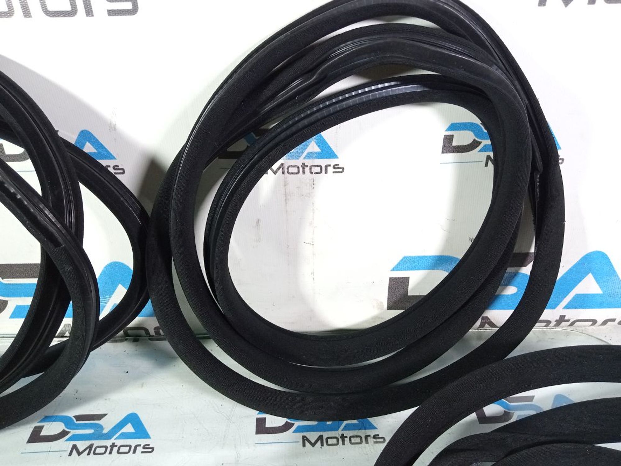 https://ycs.partsauto.market/partsauto-images/thmbs/userImages/b7628e092085f1f91467af1afb6e7630/part/c98ec168-bc50-498b-8893-bf277fac63b6_1737013346666.jpg