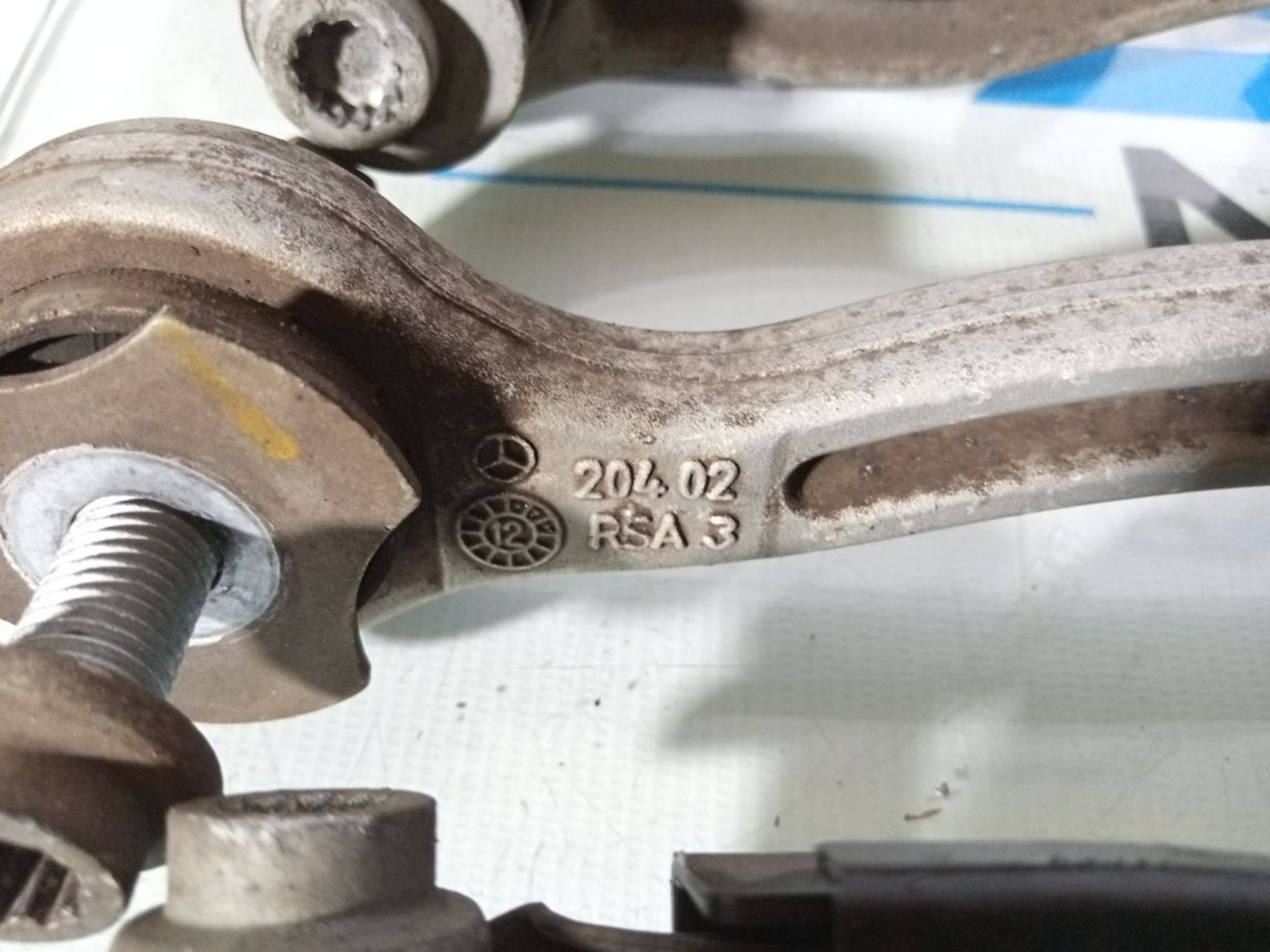 https://ycs.partsauto.market/partsauto-images/thmbs/userImages/b7628e092085f1f91467af1afb6e7630/part/ca56a9b3-4247-4a94-b798-d288de691c27_1747232682810.jpg