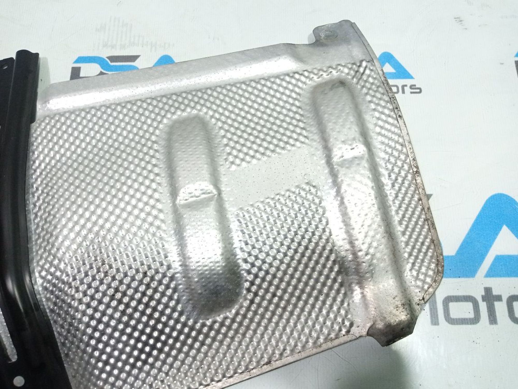 https://ycs.partsauto.market/partsauto-images/thmbs/userImages/b7628e092085f1f91467af1afb6e7630/part/ca62ee14-ef8b-47fd-916b-41611432c76a_1747848711545.jpg