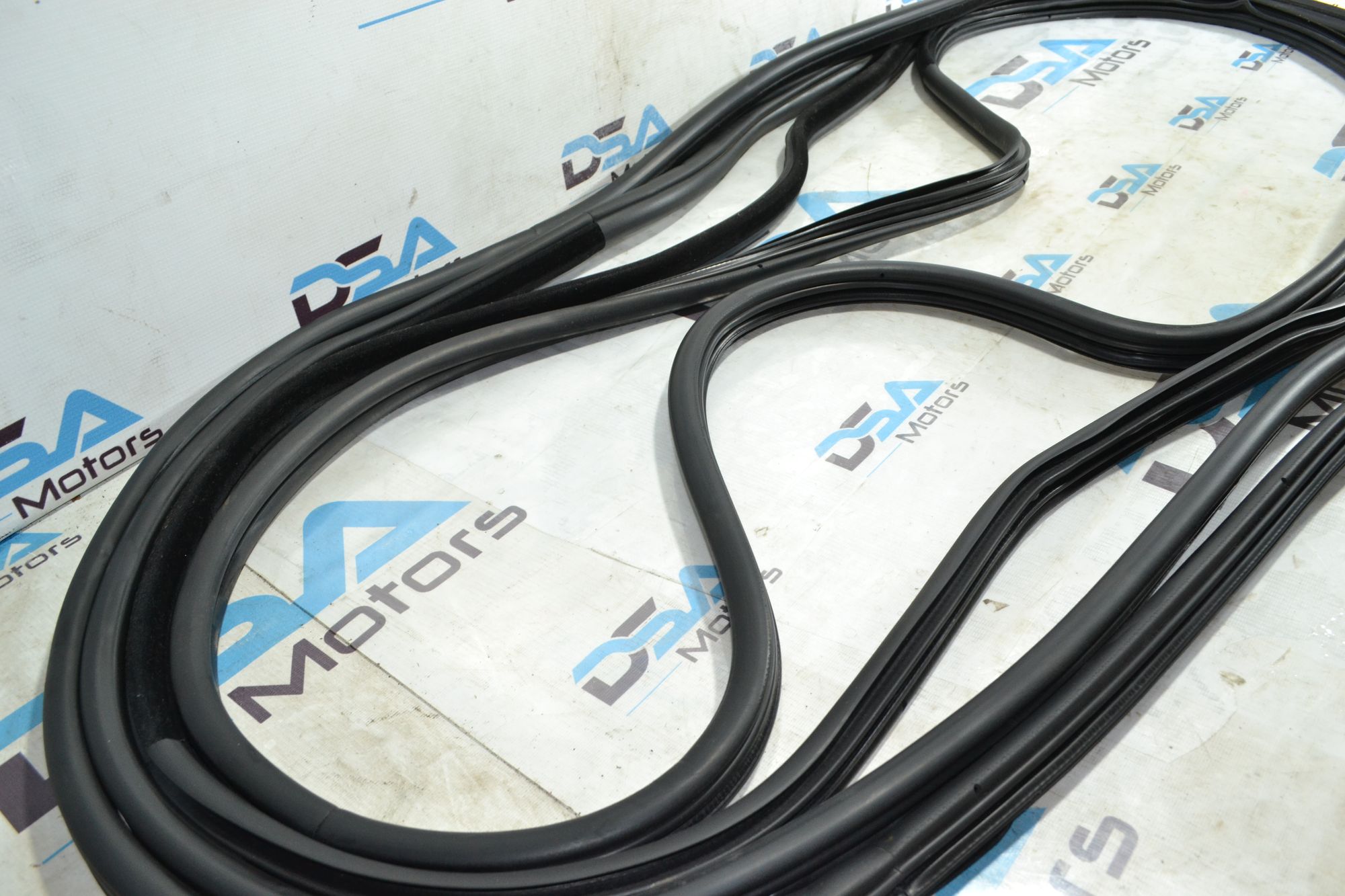 https://ycs.partsauto.market/partsauto-images/thmbs/userImages/b7628e092085f1f91467af1afb6e7630/part/cae77644-308a-4bb3-b238-604f8183f5d1_1783062416726.jpg