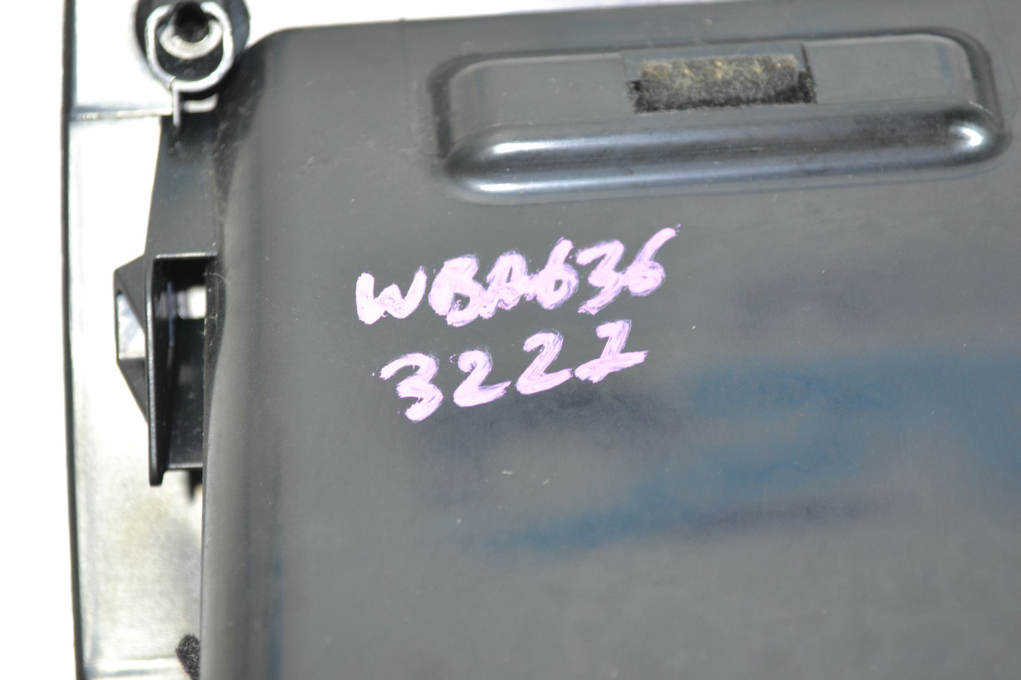 Бардачок оригинал BMW 3 E90/E91/E92/E93 из Японии, 1900 рублей, Кореновск