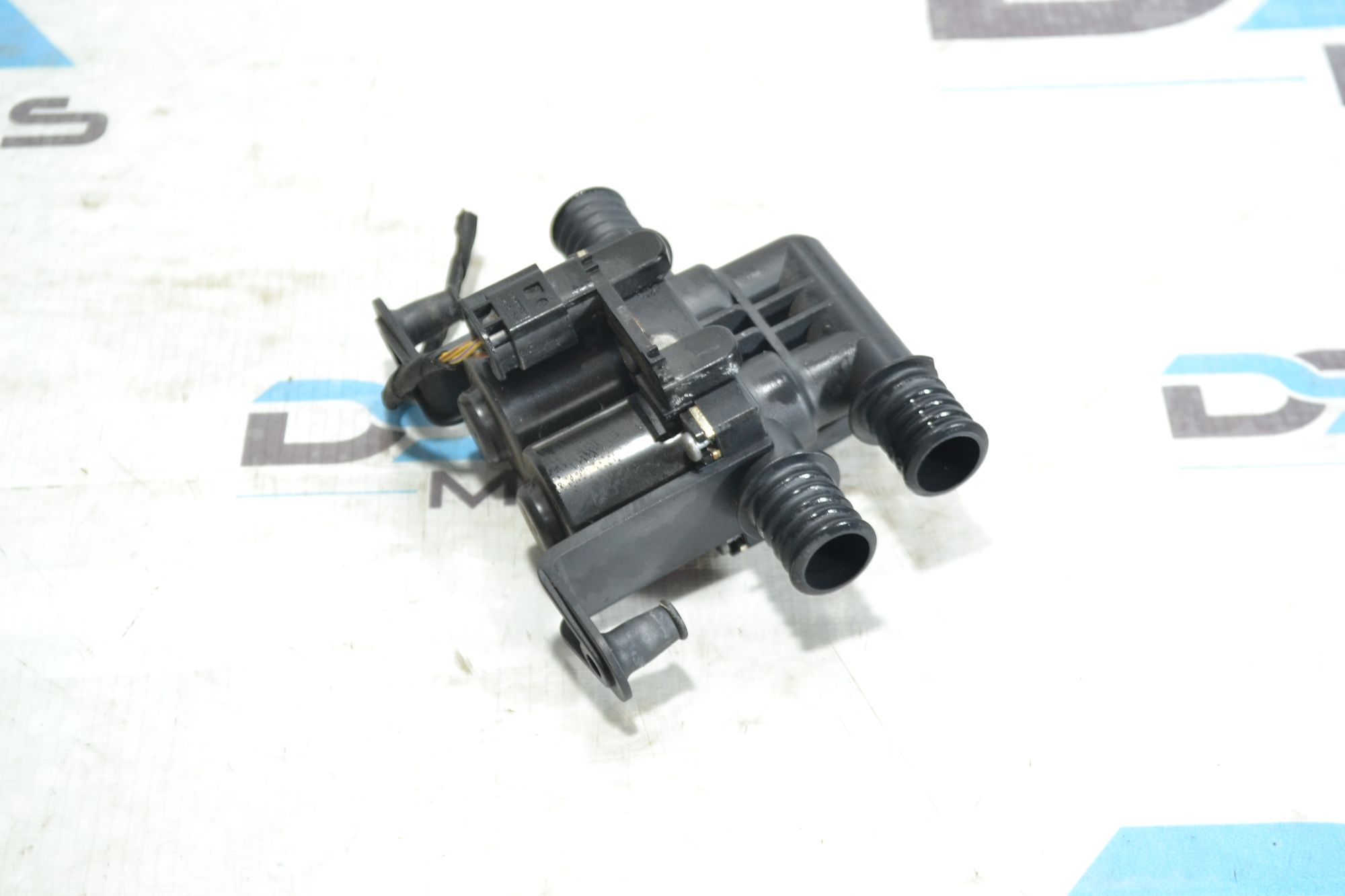 https://ycs.partsauto.market/partsauto-images/thmbs/userImages/b7628e092085f1f91467af1afb6e7630/part/cd6df7ad-75e9-4172-93f5-cfc5ccea3726_1780488747339.jpg