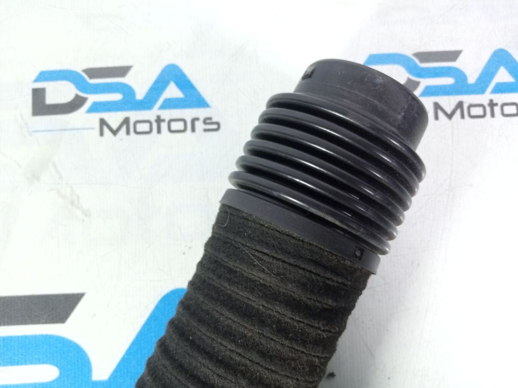https://ycs.partsauto.market/partsauto-images/thmbs/userImages/b7628e092085f1f91467af1afb6e7630/part/ce3786b3-e875-4cf9-8a9f-35a8bde0521d_1741600769040.jpg