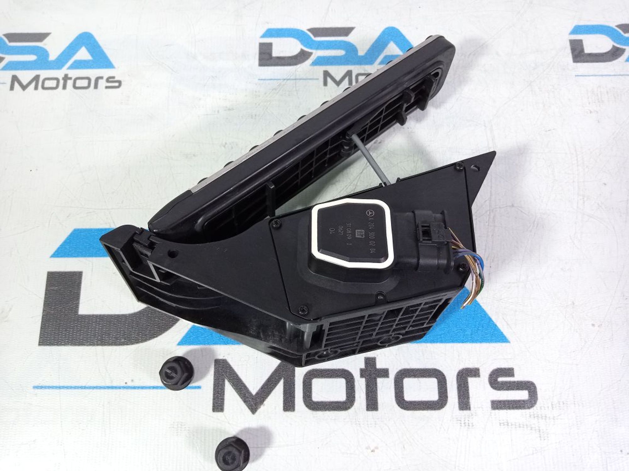 https://ycs.partsauto.market/partsauto-images/thmbs/userImages/b7628e092085f1f91467af1afb6e7630/part/ce516646-d551-437c-a72b-3f80d198010e_1742894709454.jpg