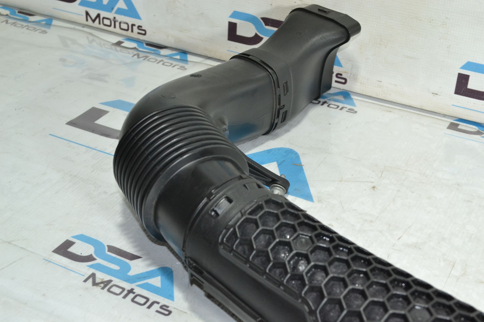 https://ycs.partsauto.market/partsauto-images/thmbs/userImages/b7628e092085f1f91467af1afb6e7630/part/cec65710-6f95-4c9d-a34c-ff6e185db581_1779783247042.jpg