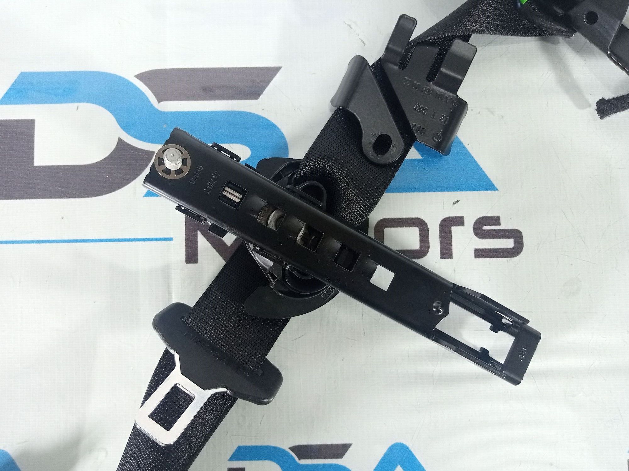 https://ycs.partsauto.market/partsauto-images/thmbs/userImages/b7628e092085f1f91467af1afb6e7630/part/cecb43ee-f06f-4ff3-89fe-1ea4a752d5d4_1719815764913.jpg
