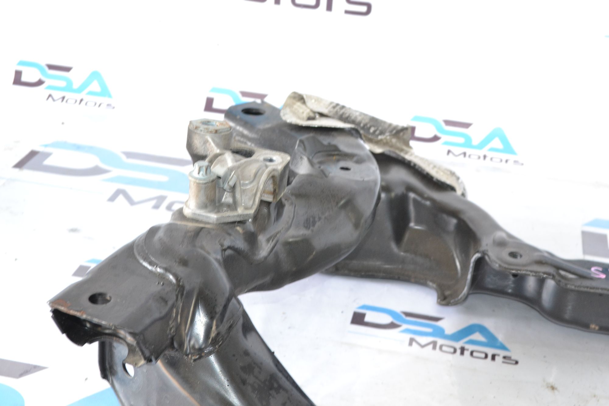 https://ycs.partsauto.market/partsauto-images/thmbs/userImages/b7628e092085f1f91467af1afb6e7630/part/cf486f1d-0c9e-4518-922d-f3d4130dc577_1781610165500.jpg