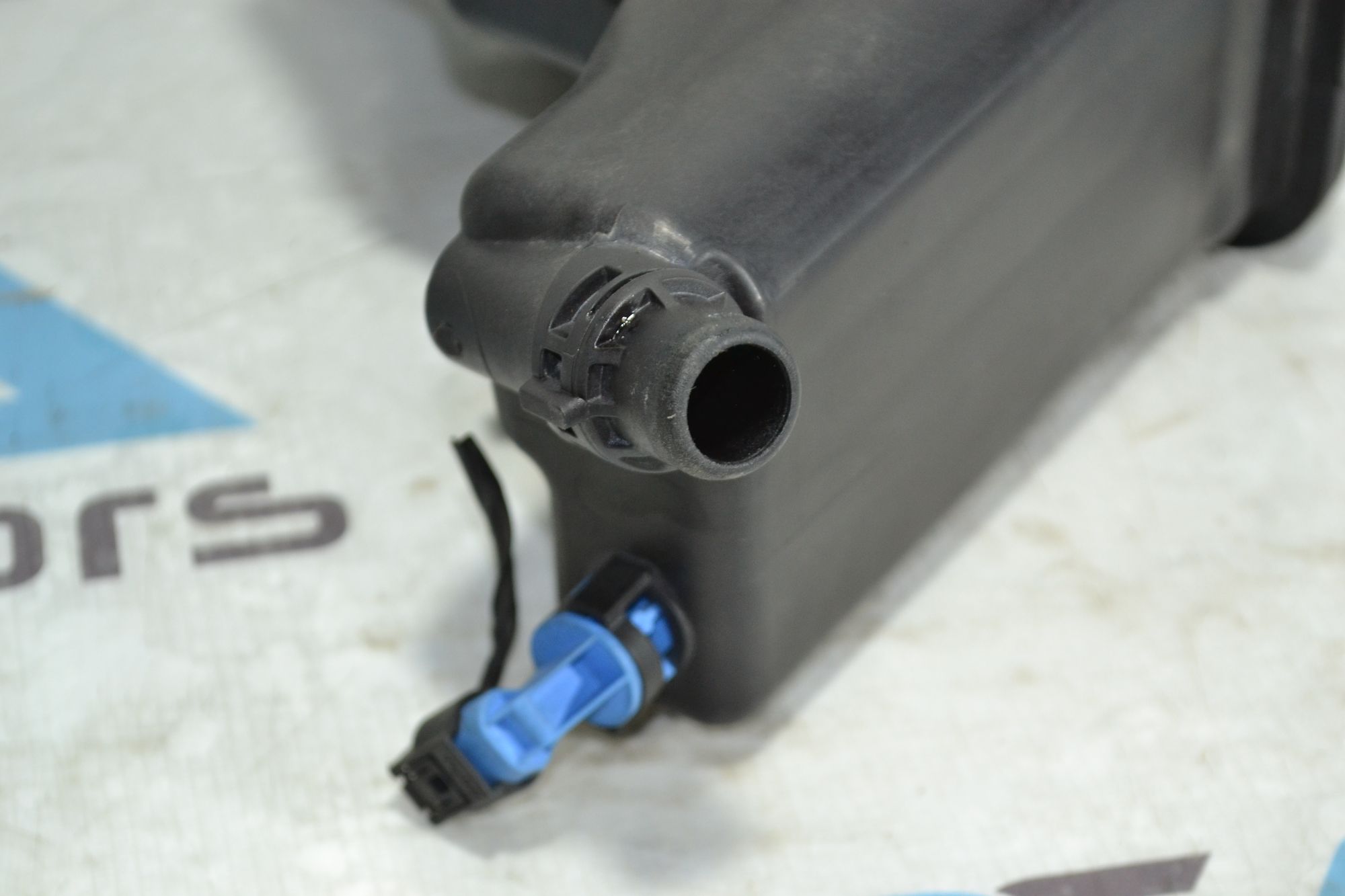 https://ycs.partsauto.market/partsauto-images/thmbs/userImages/b7628e092085f1f91467af1afb6e7630/part/d0fc2c80-44f6-473b-a42f-79159606f8ad_1780903787138.jpg